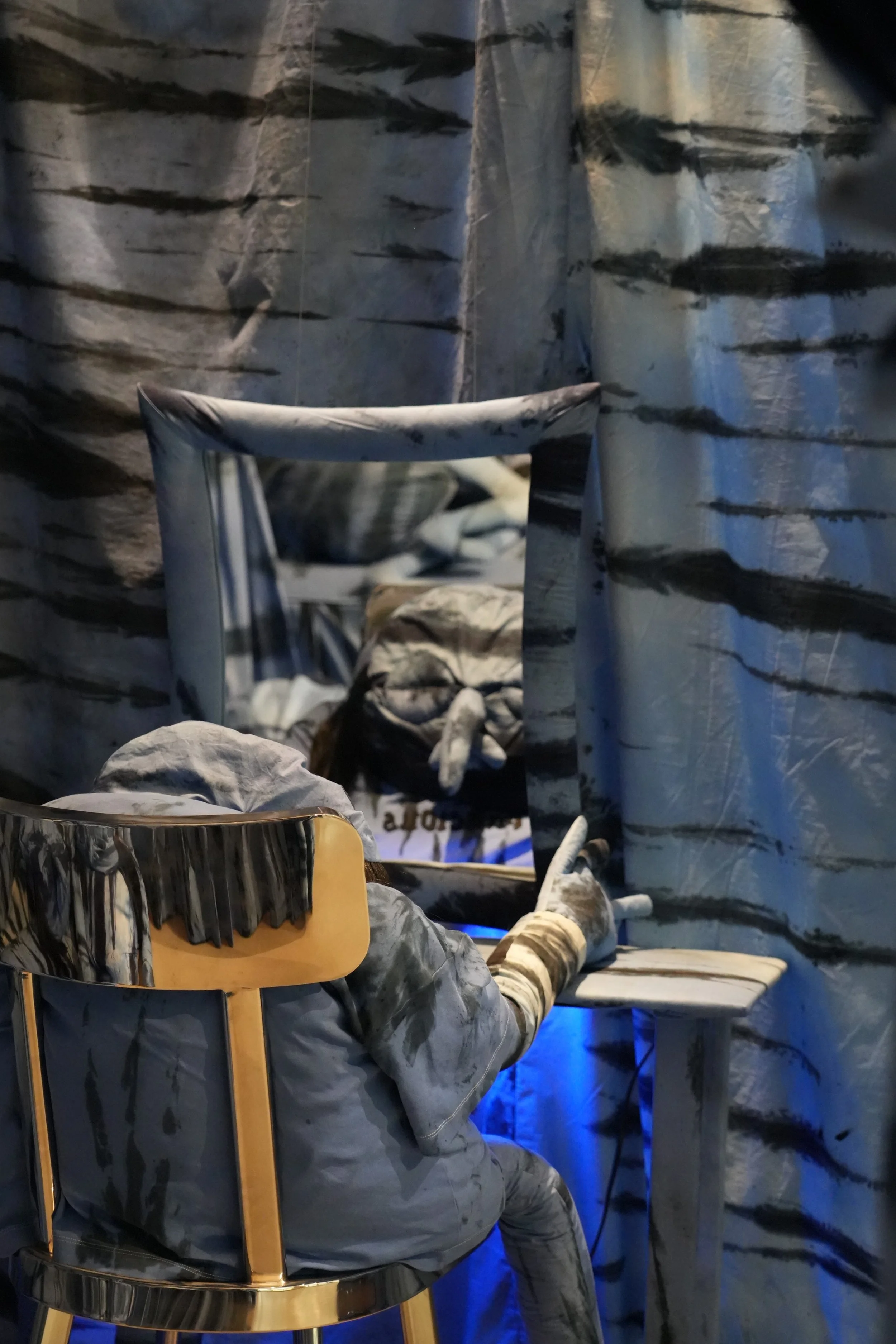 Hangerig in het hemelbed; Esther de Groot maakt aandoenlijke wezens van stof