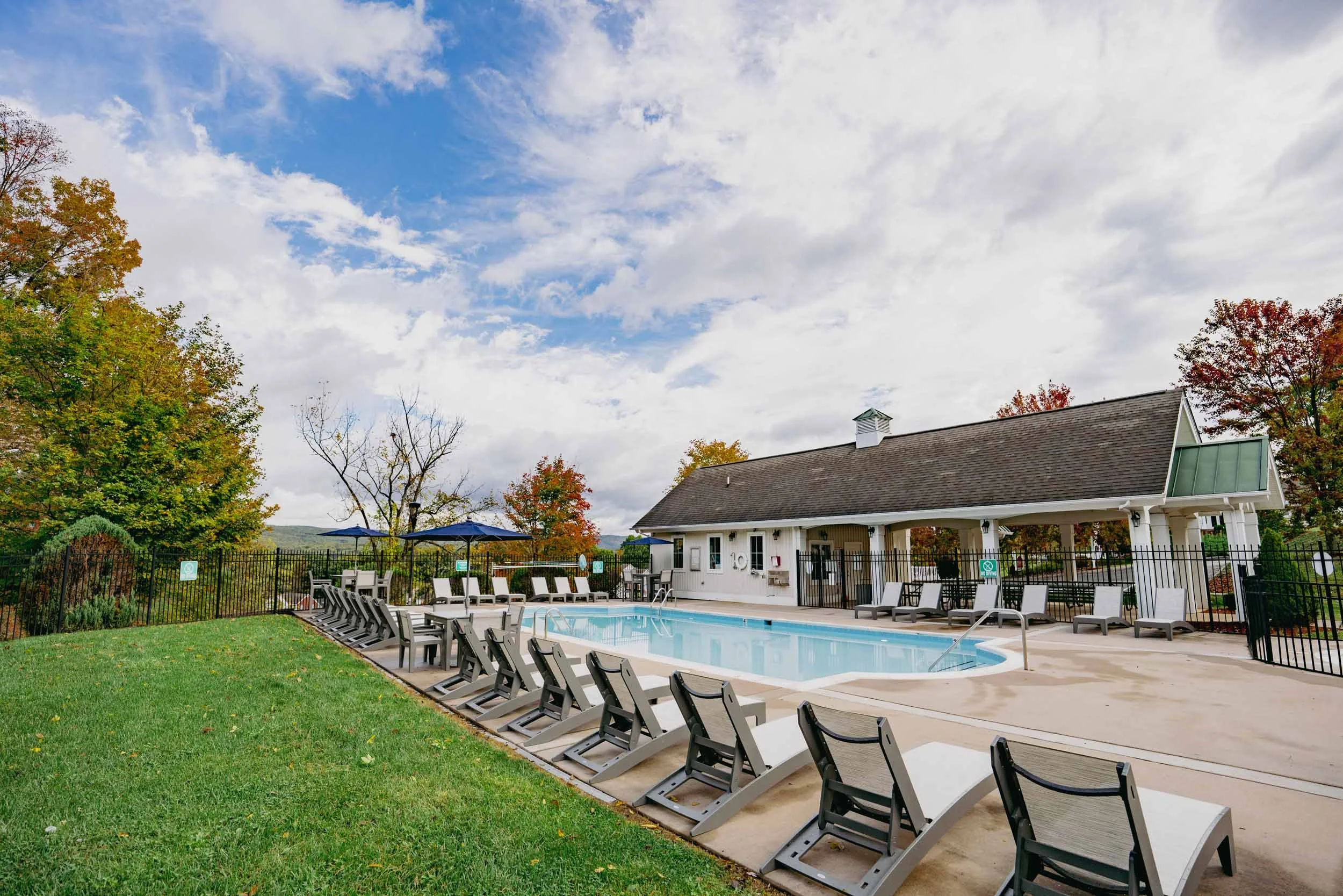 Maple Ridge Townhomes | Student Apartments in Blacksburg, VA | Swimming Pool