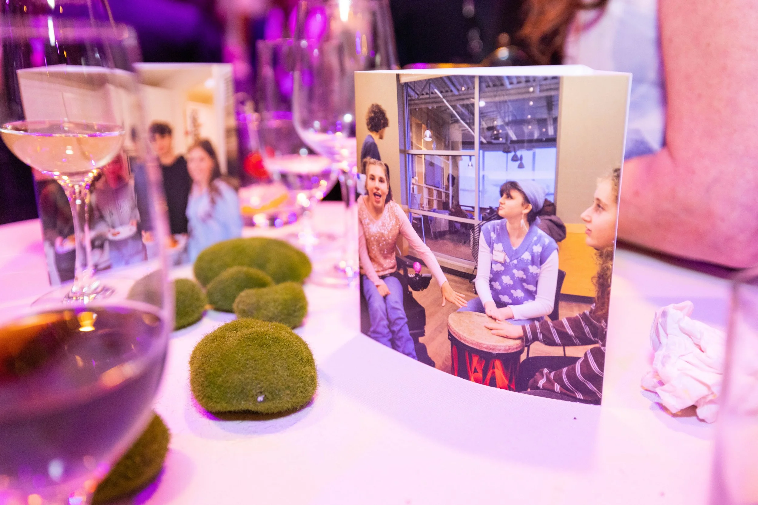 Professional corporate event photography in Seattle by Flora Art Life.