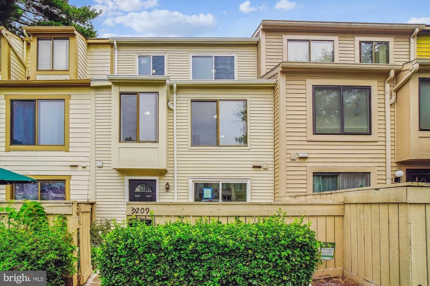 9209 Chadburn Place, Montgomery Village, Maryland 20886