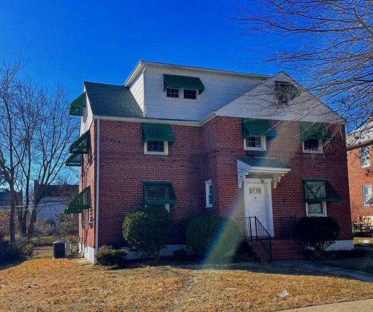 16 Sanford Avenue, Catonsville, MD 21228