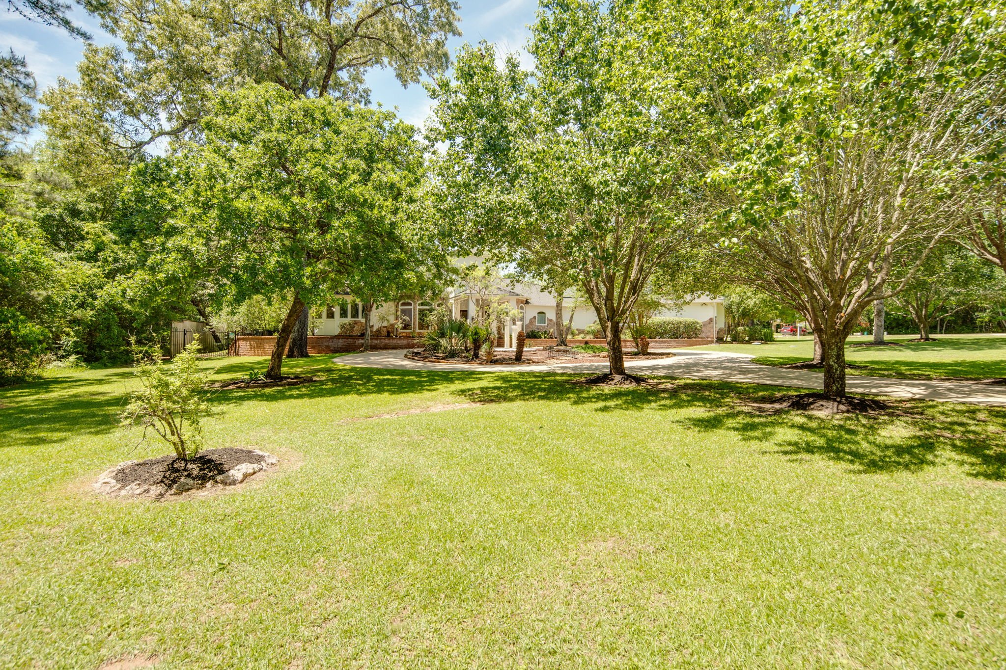 4-web-or-mls-Crown Oaks_18.jpg