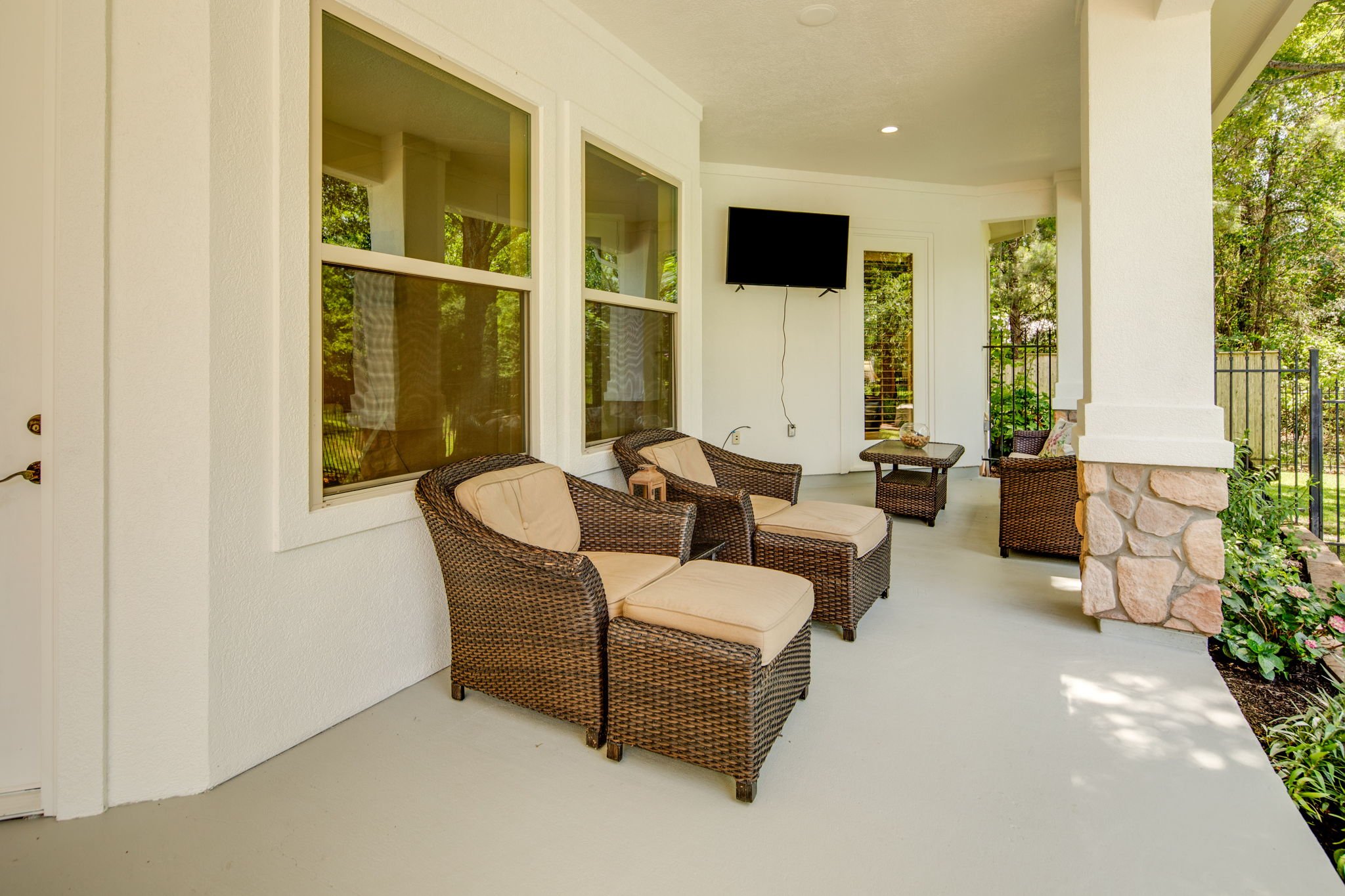40-web-or-mls-Crown Oaks_49.jpg