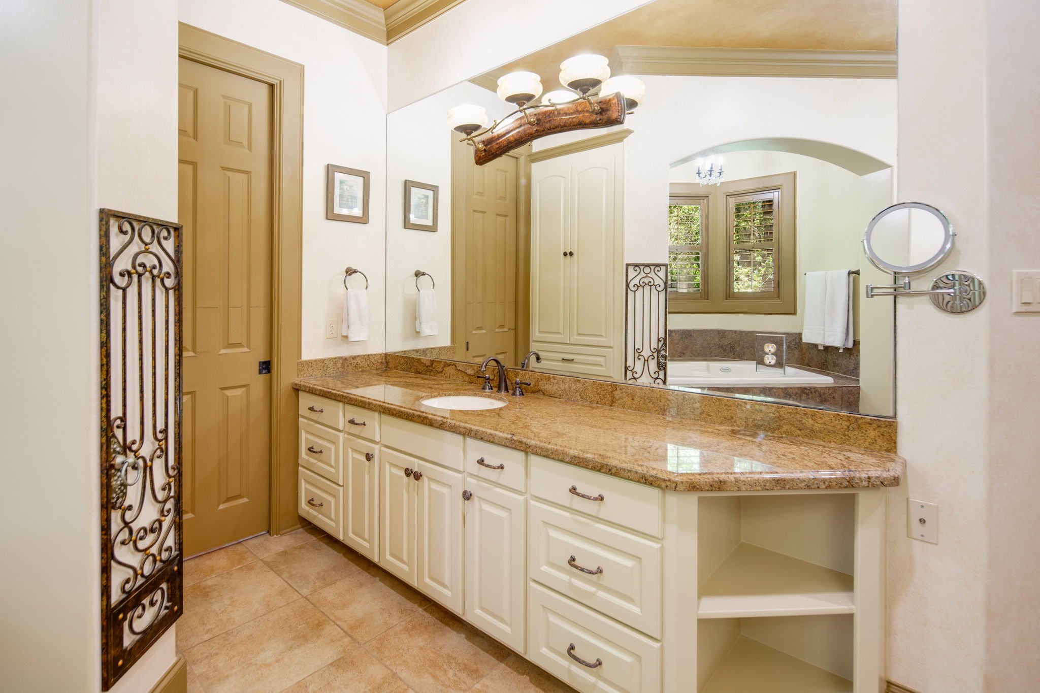 25-web-or-mls-Crown Oaks_27.jpg