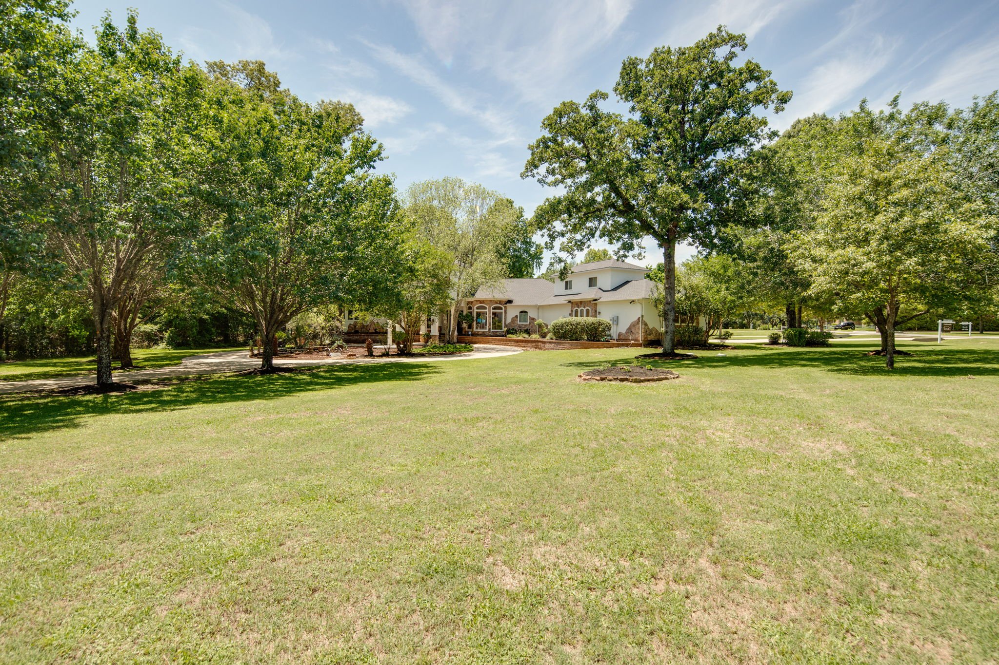 8-web-or-mls-Crown Oaks_15.jpg