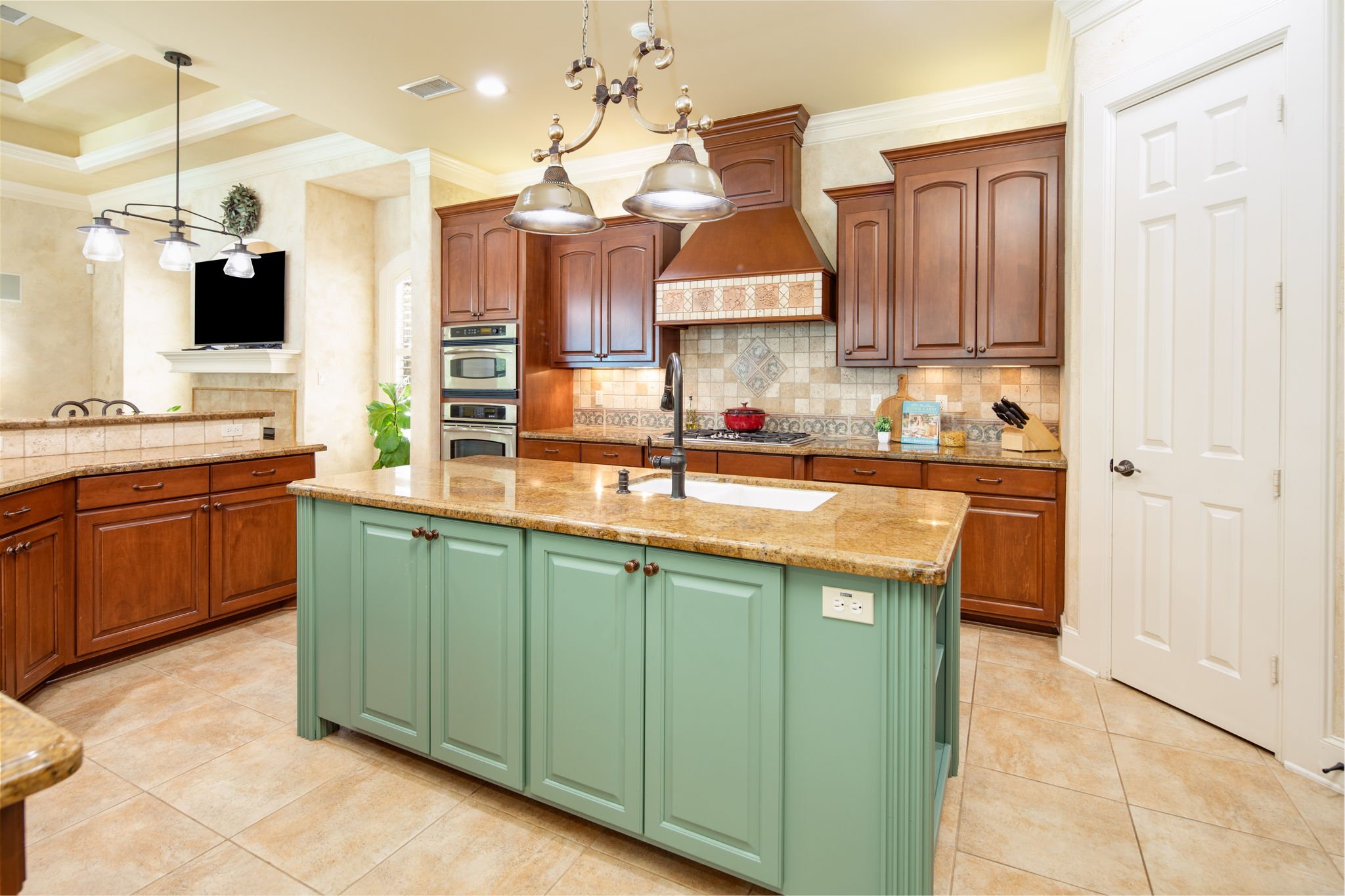 16-web-or-mls-Crown Oaks_35.jpg