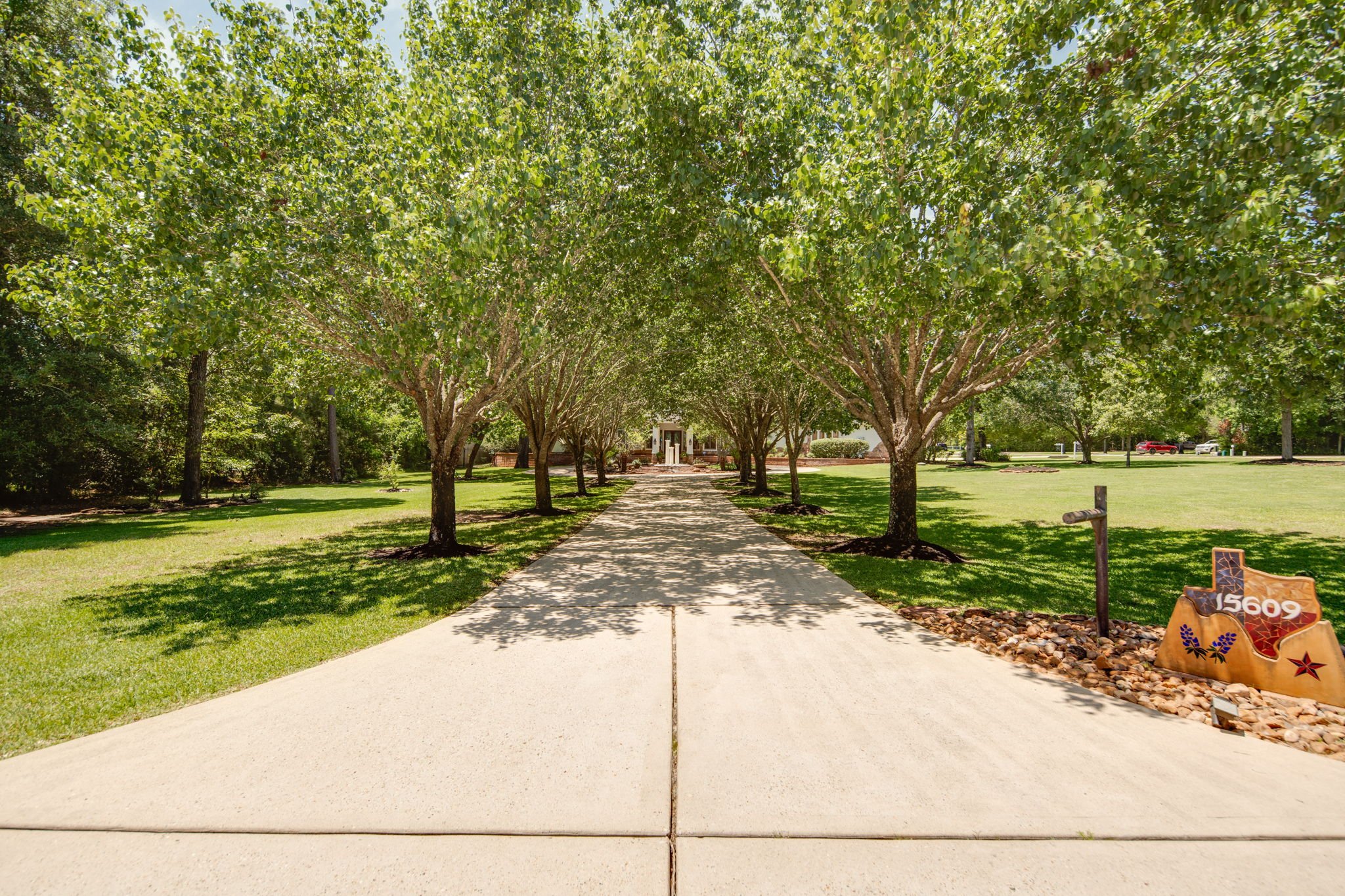 2-web-or-mls-Crown Oaks_16.jpg