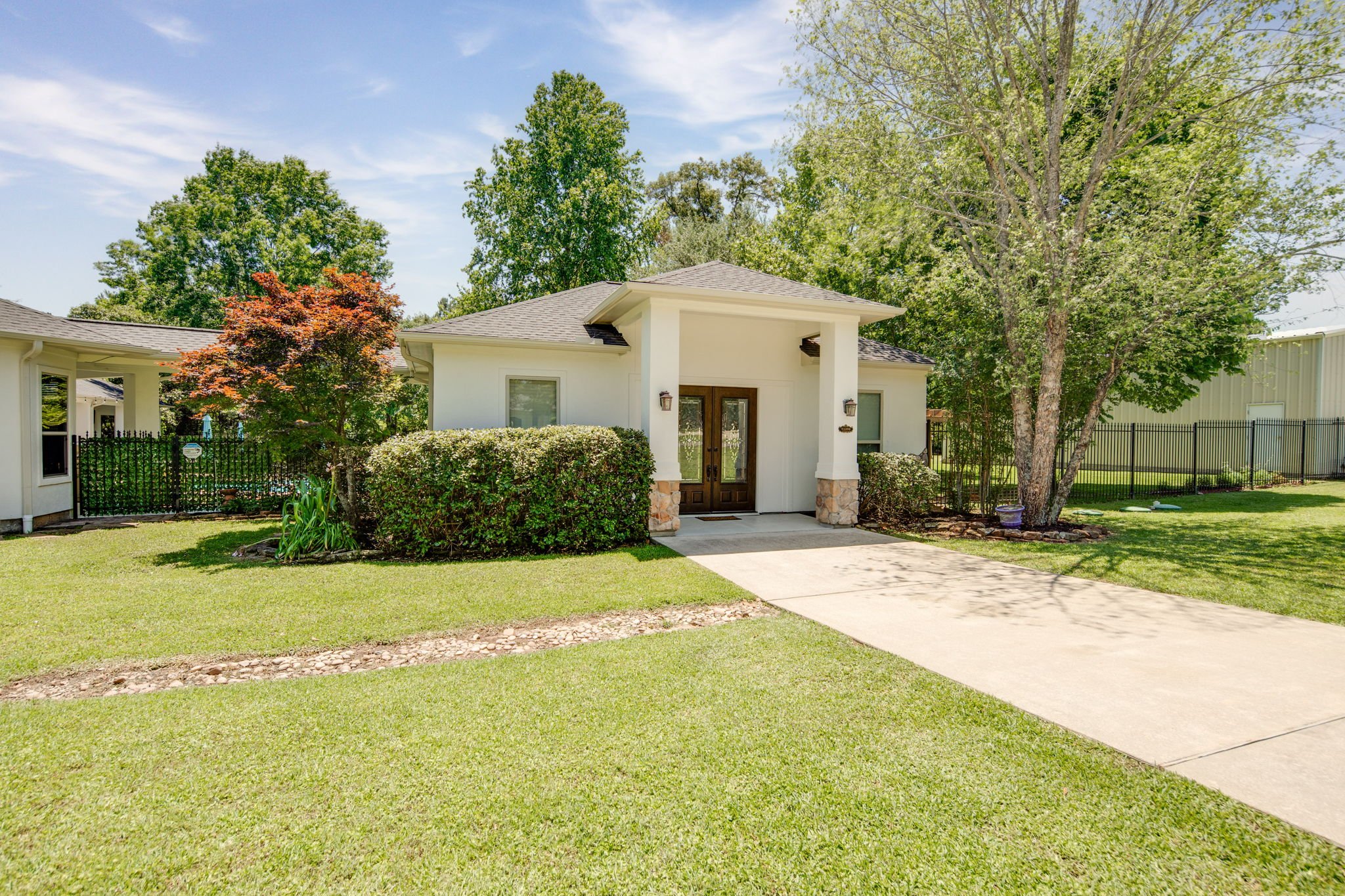 53-web-or-mls-Crown Oaks_02.jpg