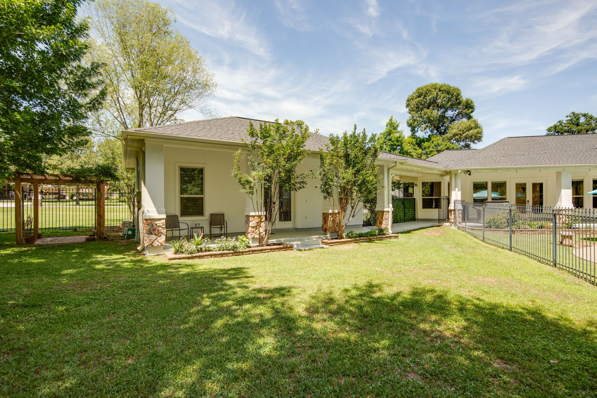 64-web-or-mls-Crown Oaks_59.jpg