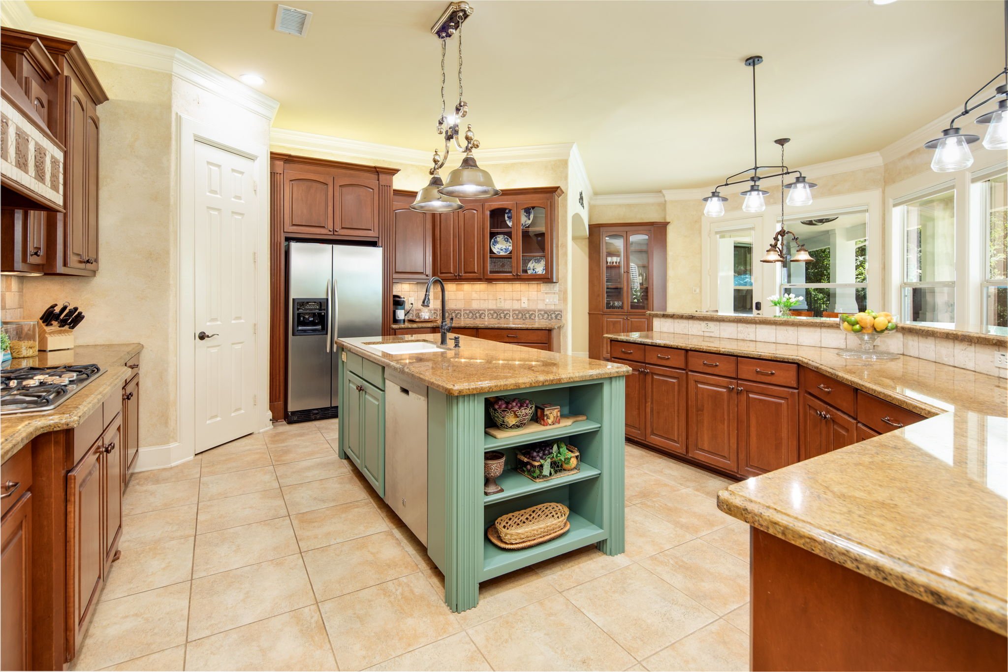 14-web-or-mls-Crown Oaks_37.jpg