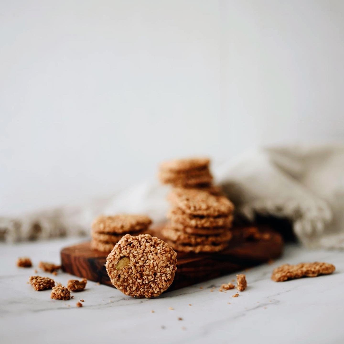 Our ANZAC Biscuits 🍯

Chewy and delicious! These biscuits originated during the war when they were sent by wives and women&rsquo;s groups to the soldiers abroad. They were chosen as their ingredients don&rsquo;t spoil easily, so the biscuits kept we