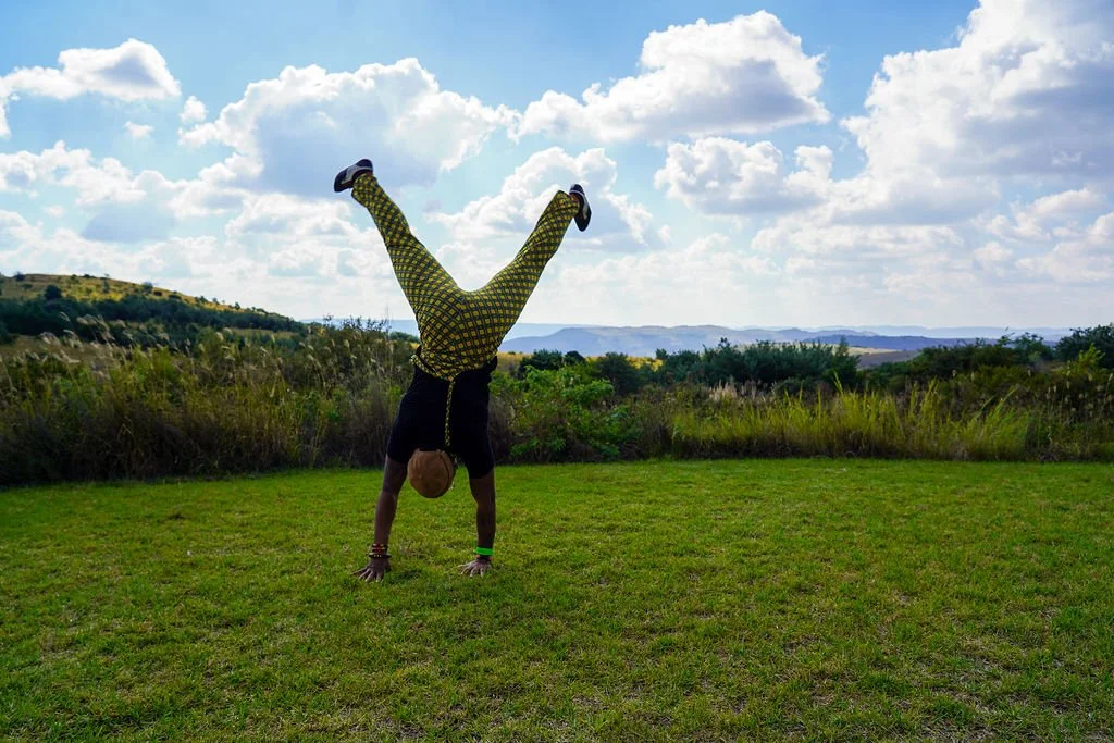 Virtual Intuitive Movement: A Grounding &amp; Embodiment Experience with Dr. Udim Isang