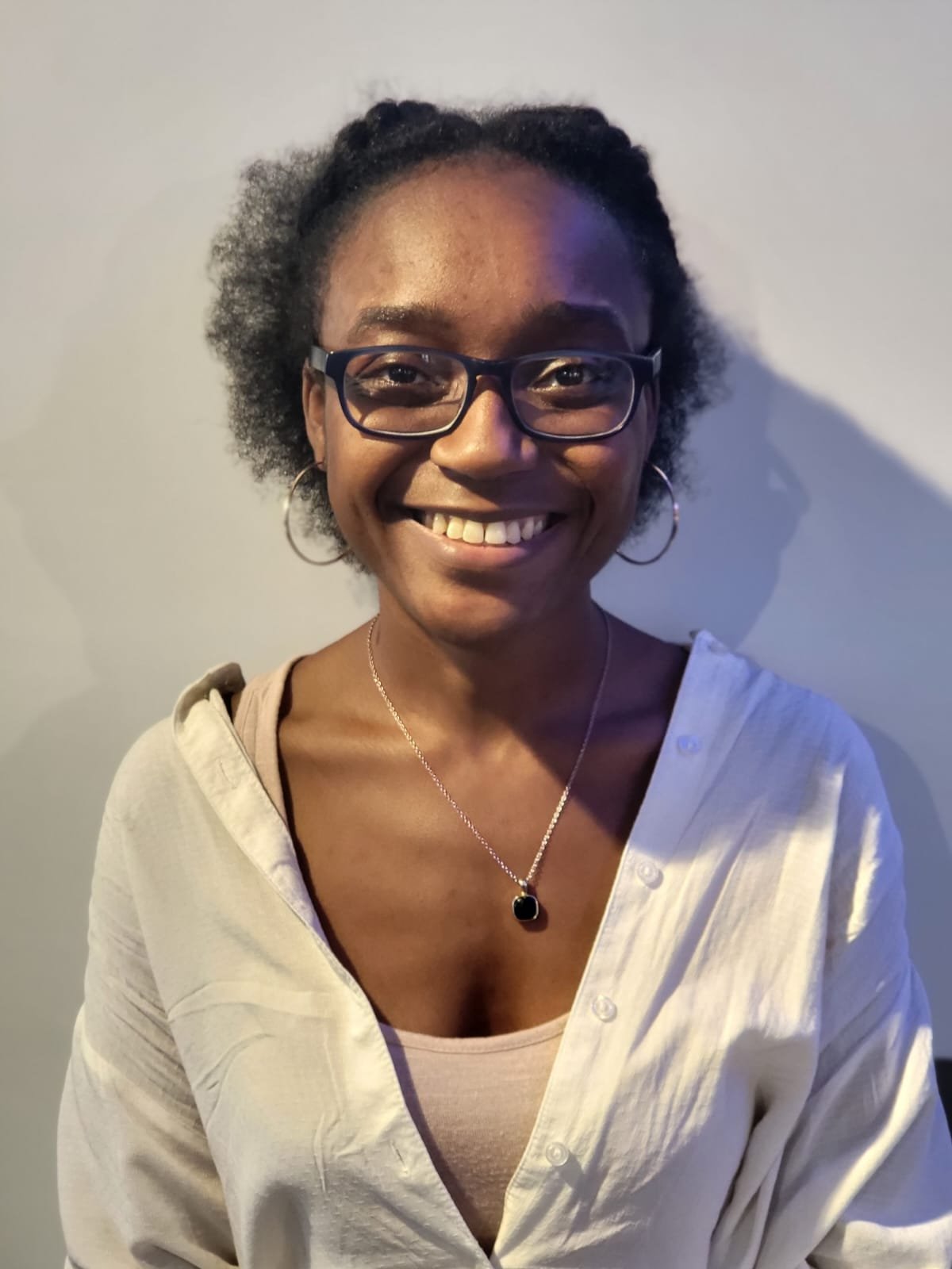 Foto de Bee Ijelu - Bee Ijelu.jpg