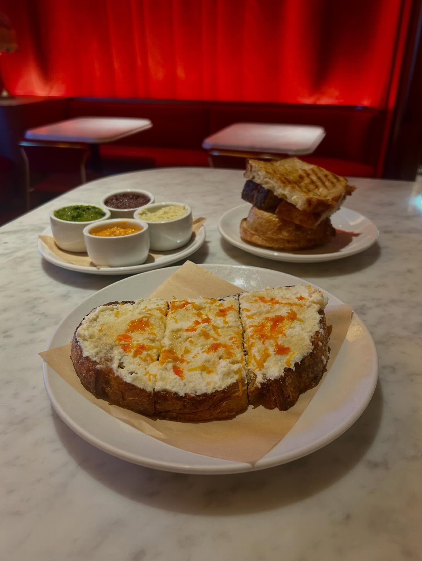 It&rsquo;s the weekend and we have some sneak peaks at our new food menu! 🎉

&mdash; Pane Bianco &amp; Condimenti
Grilled bread, assortment of house spreads (Pesto, Artichoke, Romesco, Fig and Olive)
&mdash; Seasonal Whipped Ricotta 
Ricotta, orange