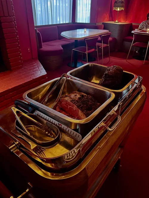 The Red Room, cocktail bar in Northwest Fresno, photo 2 of 4