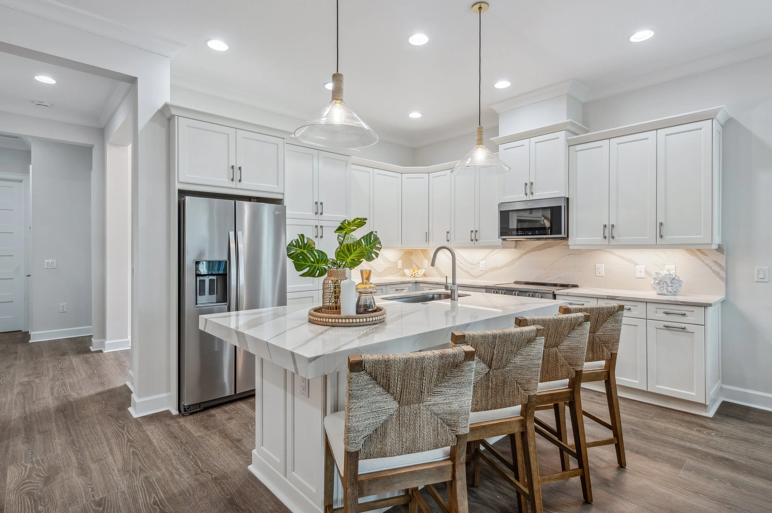 8773-yucatan-ct-naples-fl-34112-kitchen-1.jpg