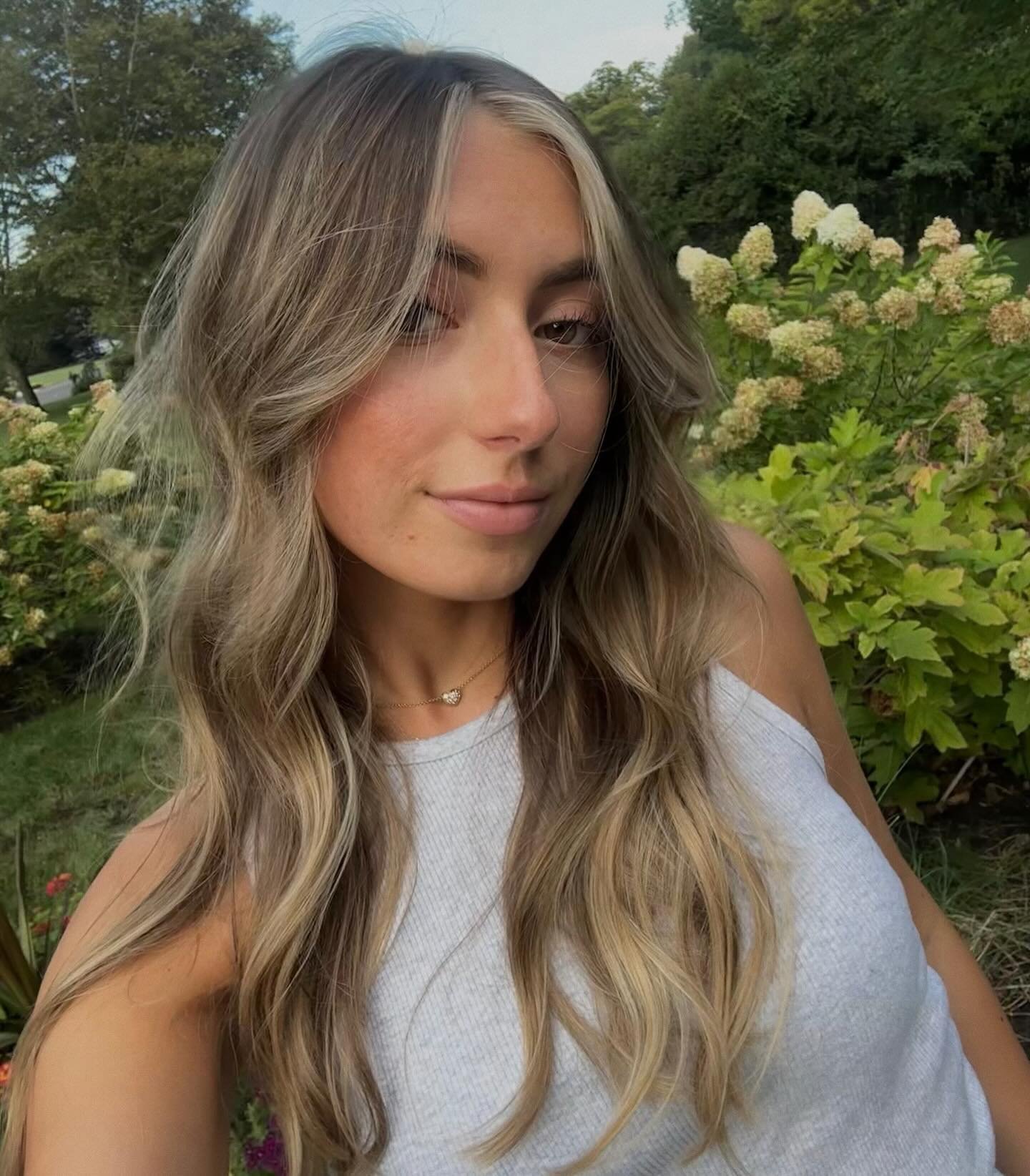 Shade Studio wants to introduce Samantha to the team ! 
Hi my name is Samantha and i&rsquo;m so excited to start my new career at shade studio. i&rsquo;ve always had a love for all things beauty and finally found my passion through hair. In the futur