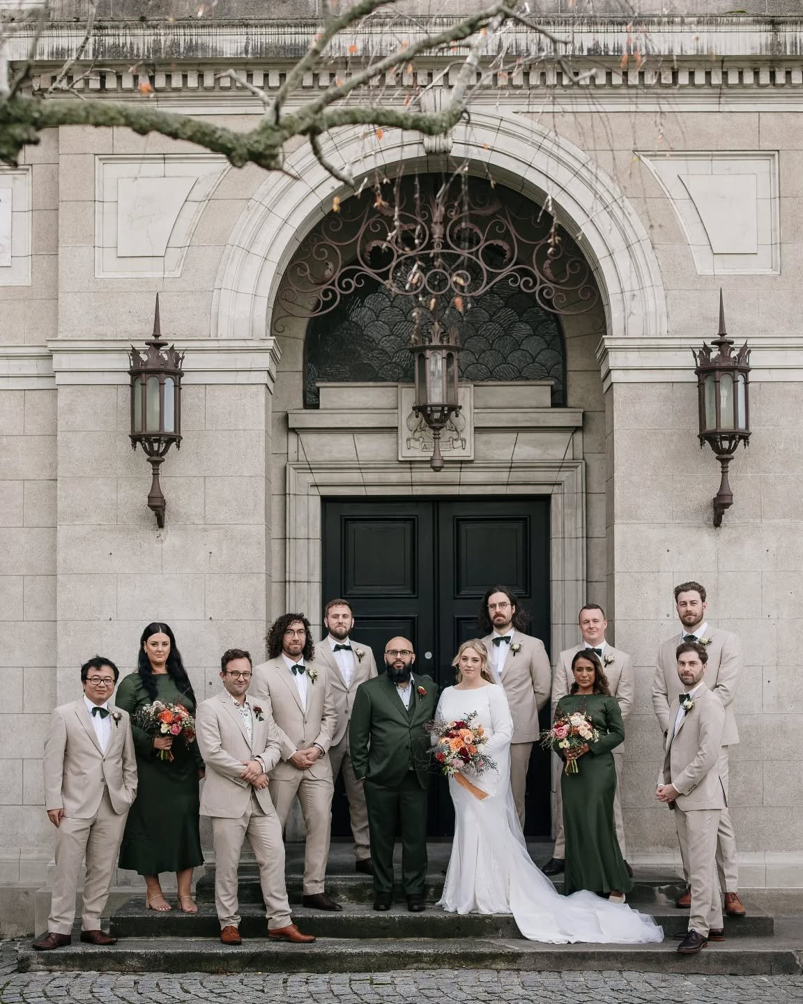 Amber from @perspectives_nz has nailed this shot. The tones, the texture, the stances and the composition.
A moment from Bhagirath and Taylor's beautiful Easter wedding.

#branchandbloom #aucklandflorist #aucklandweddings #nzflorist #weddingflorist #