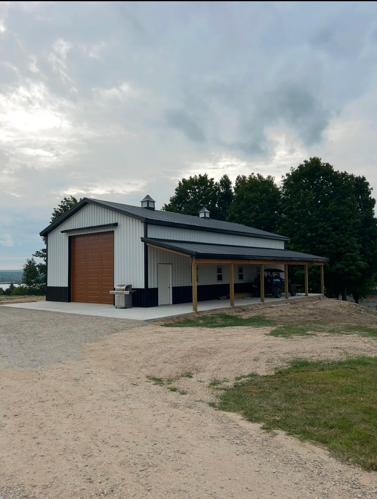 Pole Barn with lean to