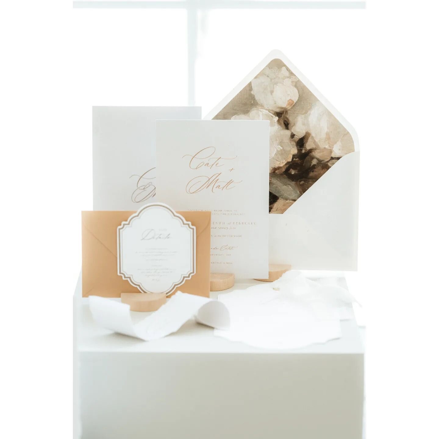 The magic that was at @thegroundsestate with @lovelenscapesphotography for @weddingcollectivegoldcoast
.
#smallbusiness #littlegreenleaf #littlegreenleafstationery #simplicity #signage #weddingsigns #timeless #wedding #goldcoast #white #stationery #o