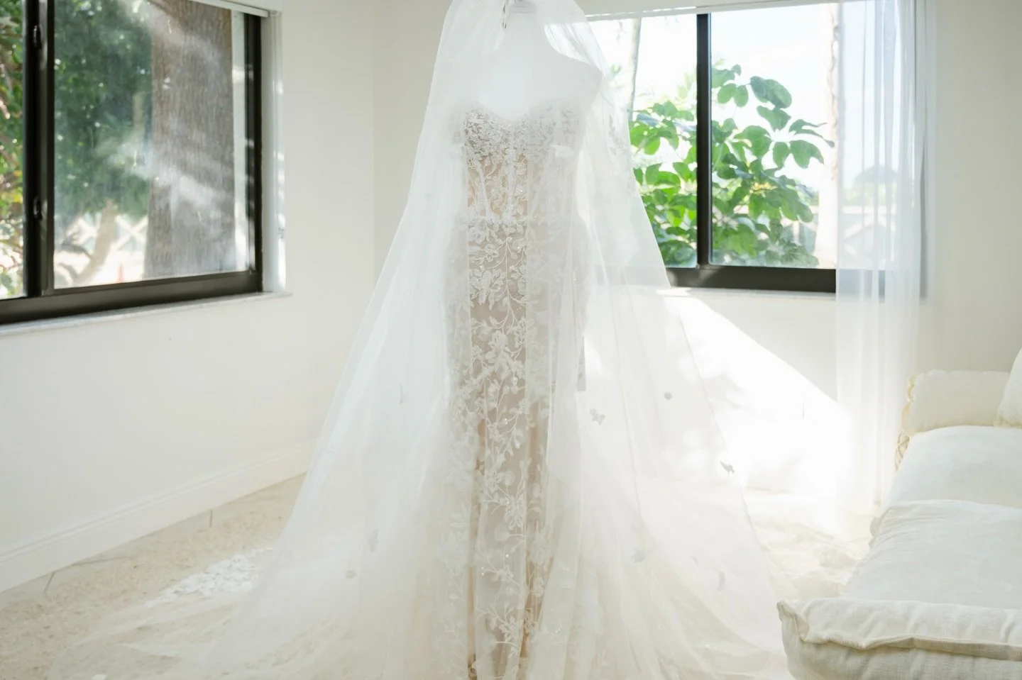 The dress.
&bull;
&bull;
&bull;
&bull;
Photographer: @hvrivisualsweddings 
Content: @bremanigatevents 
Venue: @granparaisogardens