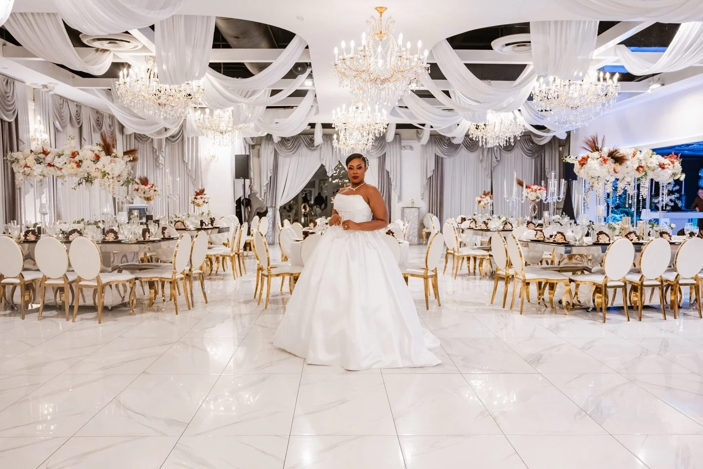 Mrs Aparicio

Bride: @arshleythegreat 
Photography: @hvrivisualsweddings 
Planner: @bremanigatevents 
MC: @mr.nxtlevel 
DJ: @djmandell
Live Violinist: @violinamy96