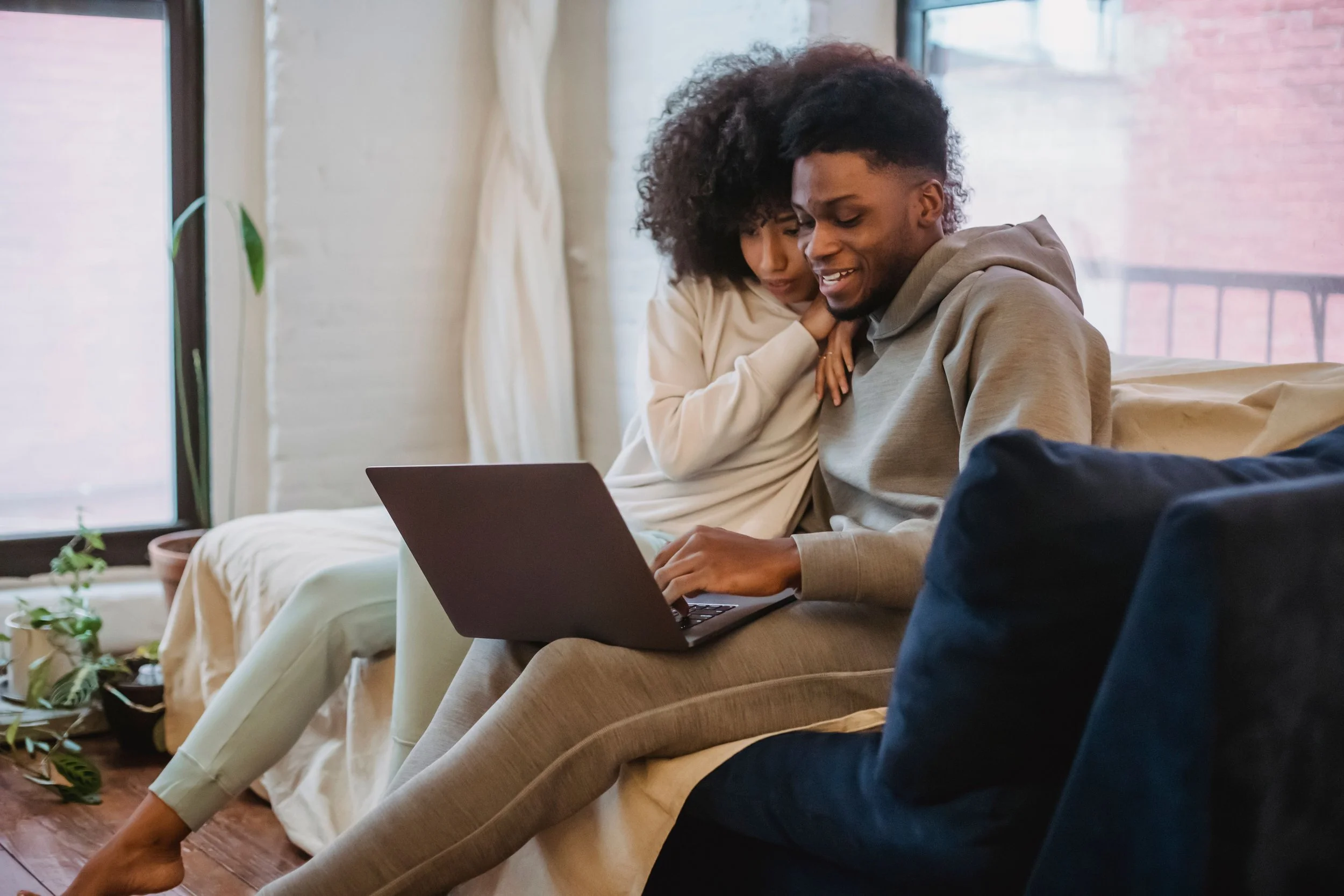 How to Set a Realistic Wedding Budget Before You Book Anything