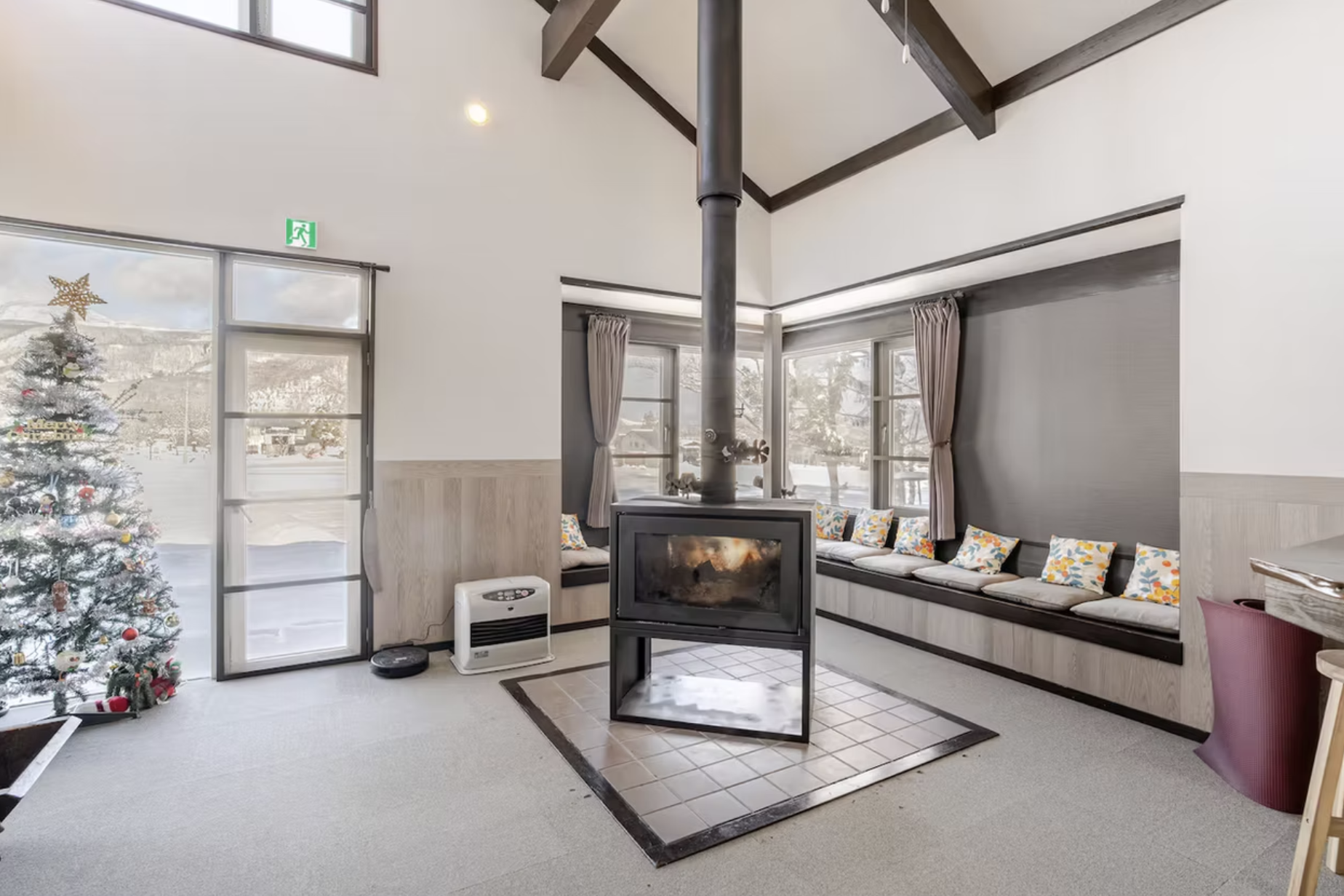 Mountain Lodge Living.png