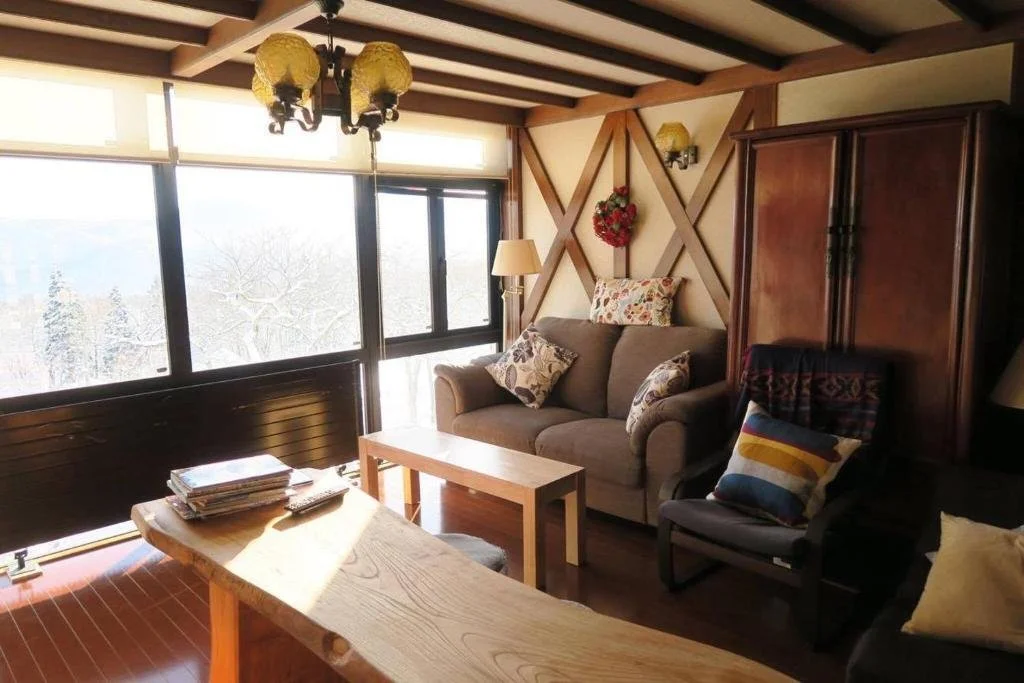 Myoko Pension Lounge.jpg