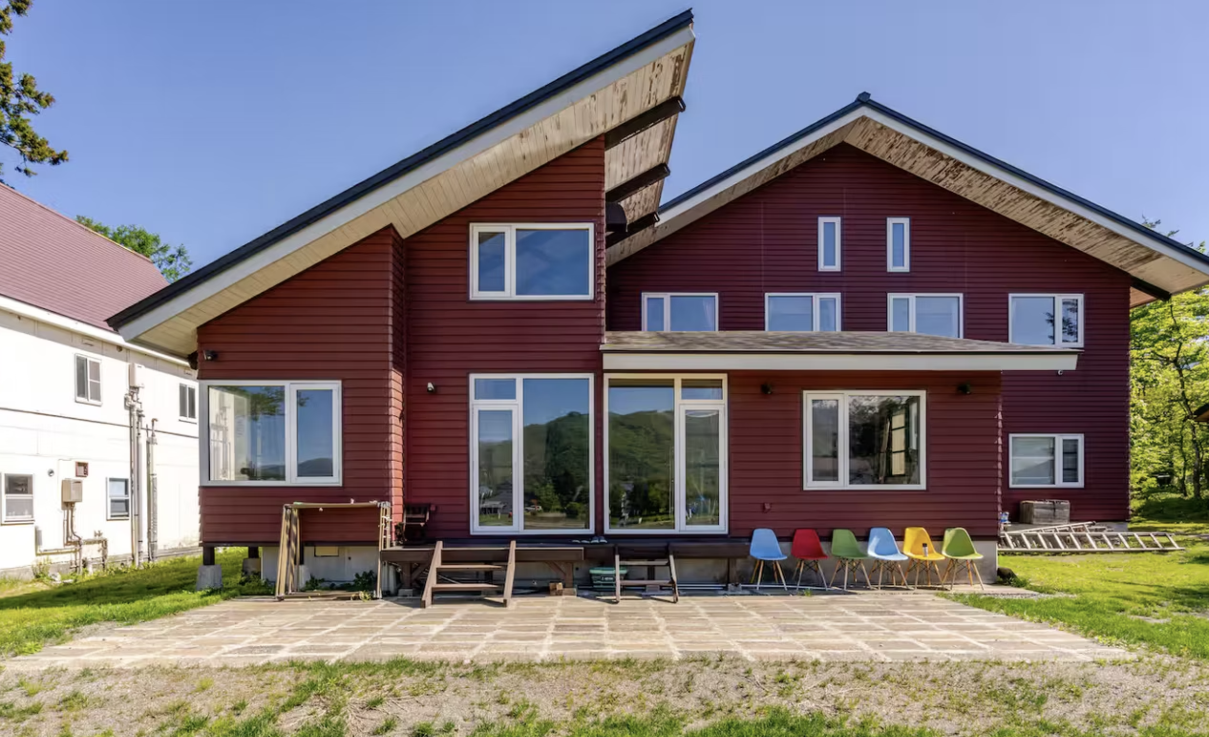 Mountain Lodge Summer.png