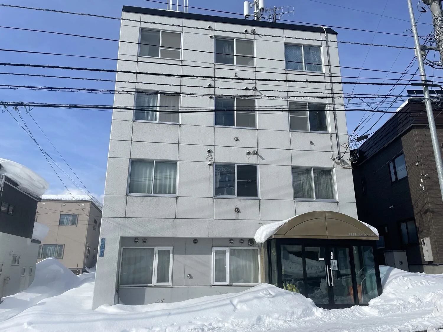 West Nagahashi Apartment Building