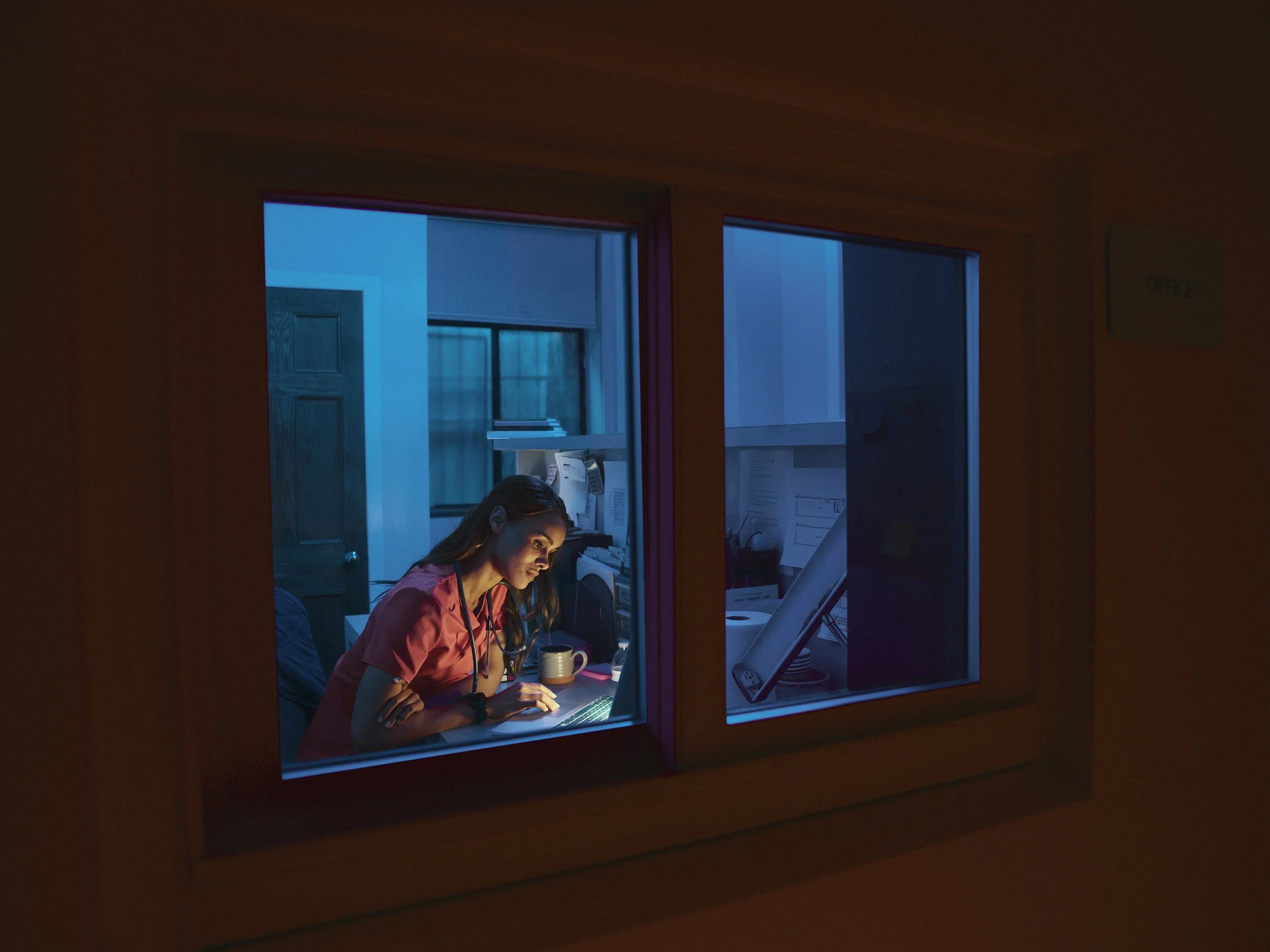 20250409_3_TO_NIGHT_SHIFT_SHOT_1_OFFICE_NOOK_051.jpg