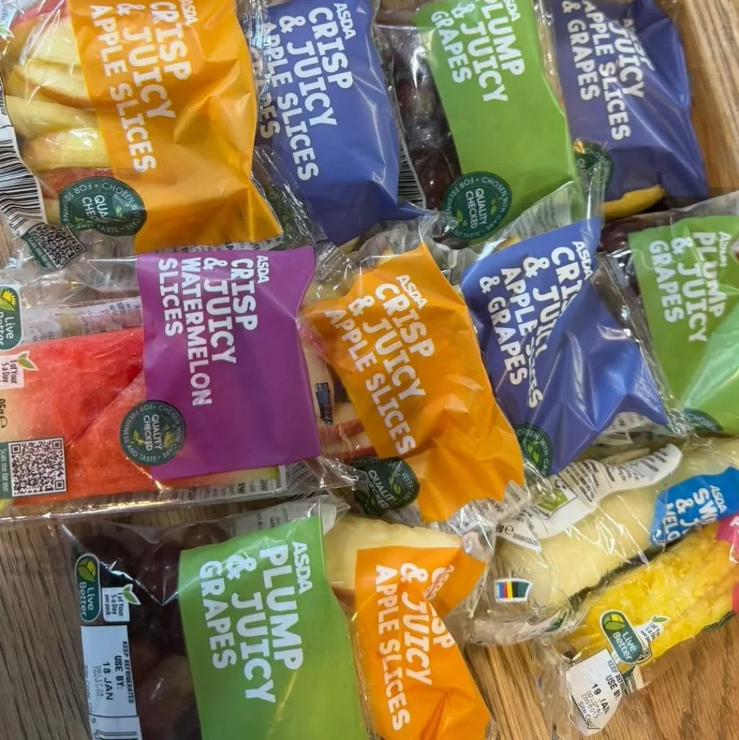 Happy Friday 😊 

Grab yourself a piece of fruit from reception ok your way out 🍌🍎🍉

Enjoy your weekend !!!

#fruitfriday