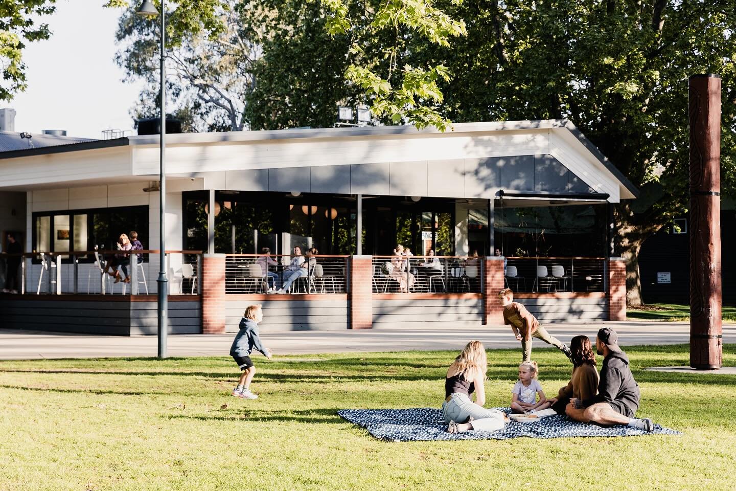 Come down and enjoy the beautiful weather while it lasts! 

As long as the sun is out, it&rsquo;s still picnic season ☀️

Pack the picnic rug and select your favourites from our takeaway menu.