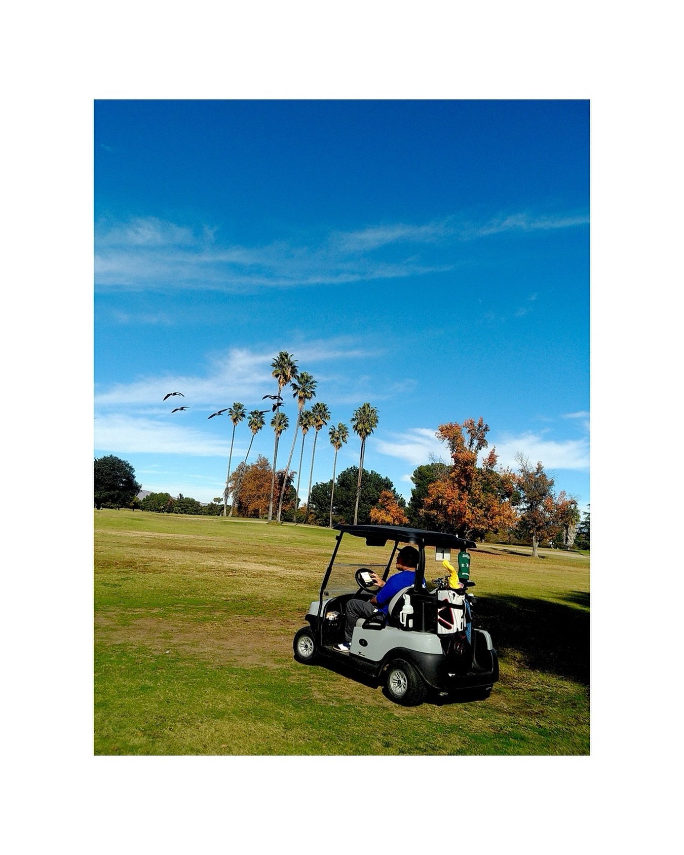 Woodley Lakes Beer Club. 
.
.
.
.
.
.
.
.
#socialclub #wine #golf #skincontact #nattywine #golfstyle #winetasting #fairwayfits #golffits #golfkicks #myfairwayfit #hypegolf #RooseveltWineClub #golfkhakis #ald #aimeleondore #aimegolf #footjoy #malbongo