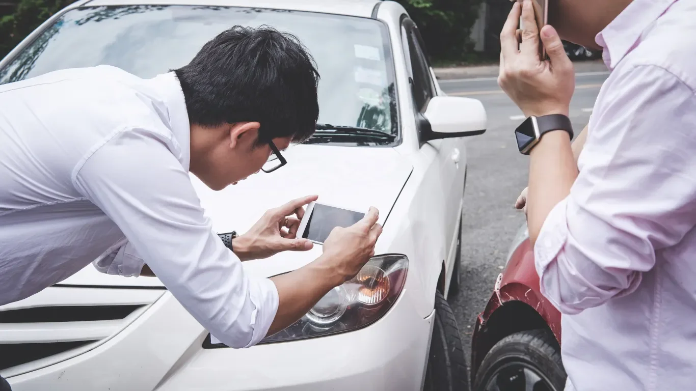 Should I Call a Lawyer After a Fender Bender?