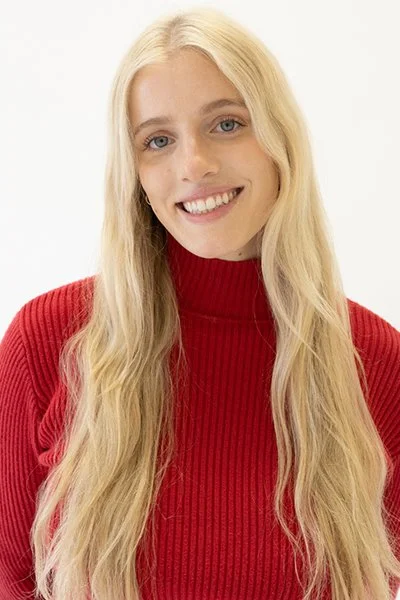 A headshot of Annie - Social Media Strategist