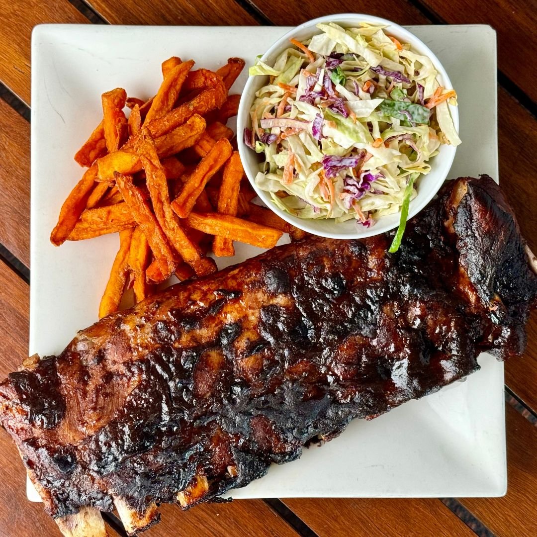 🔥𝐆𝐞𝐭 𝐫𝐞𝐚𝐝𝐲 𝐟𝐨𝐫 𝐚 𝐁𝐁𝐐 𝐟𝐥𝐚𝐯𝐨𝐮𝐫 𝐞𝐱𝐩𝐥𝐨𝐬𝐢𝐨𝐧! 😋

Indulge in our mouth-watering Full Rack of BBQ Pork Ribs, served with crispy sweet potato chips and creamy coleslaw...

Just one of the many new meals on our menu you have to
