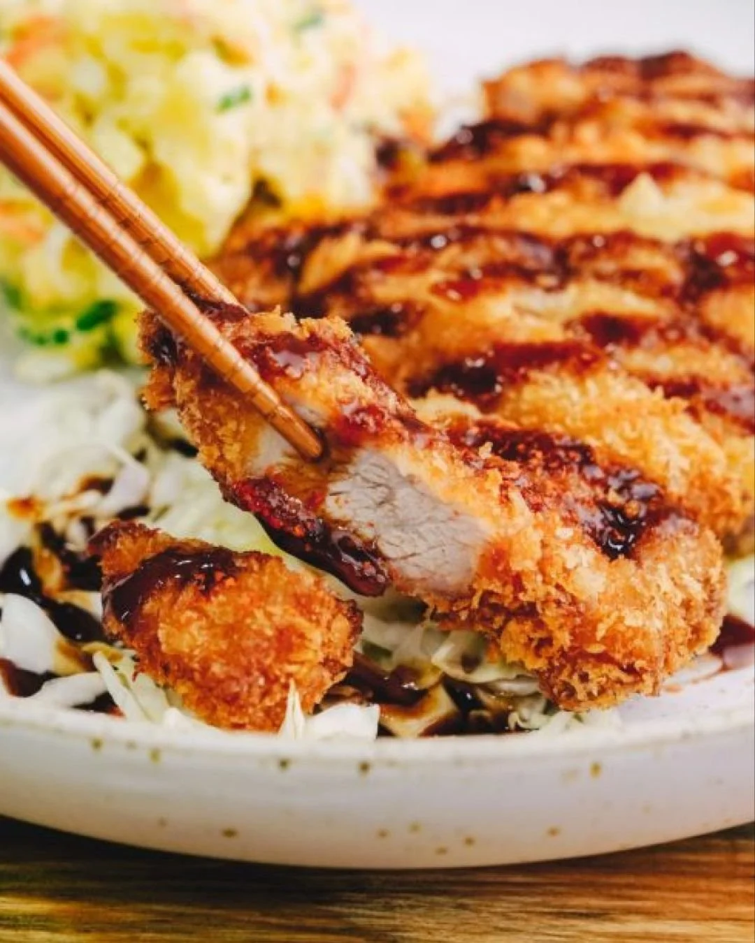 One night, four flavour-packed dishes and zero need to cook &mdash; this is your midweek upgrade. 🔥

Check out the four Asian dishes we are serving up tonight!

🍜 𝐅𝐢𝐥𝐢𝐩𝐢𝐧𝐨 𝐂𝐡𝐢𝐜𝐤𝐞𝐧 𝐀𝐝𝐨𝐛𝐨 (𝐂𝐡𝐢𝐜𝐤𝐞𝐧 𝐖𝐢𝐧𝐠𝐬) - Iconic Filip