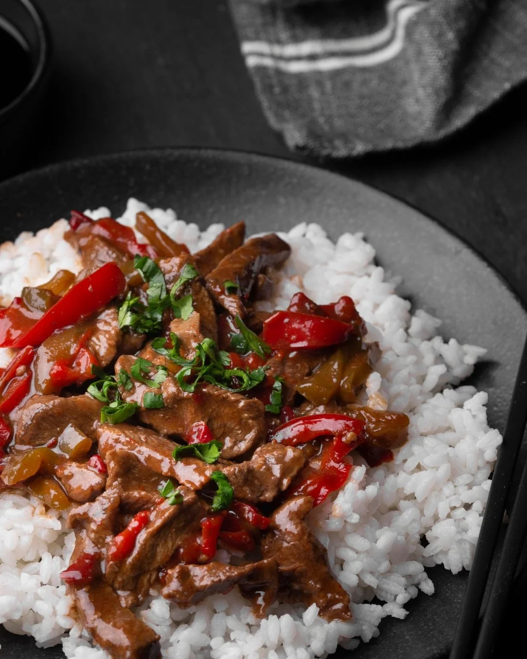 Sizzle, sauce and serious flavours... 🍜🔥

It&rsquo;s Asian Cuisine tomorrow night and here's what chef is cooking up!

𝐒𝐰𝐞𝐞𝐭 &amp; 𝐒𝐨𝐮𝐫 𝐂𝐡𝐢𝐜𝐤𝐞𝐧 - Stir-fry chicken wings in our sweet and sour sauce with capsicum, onion, beans and pin