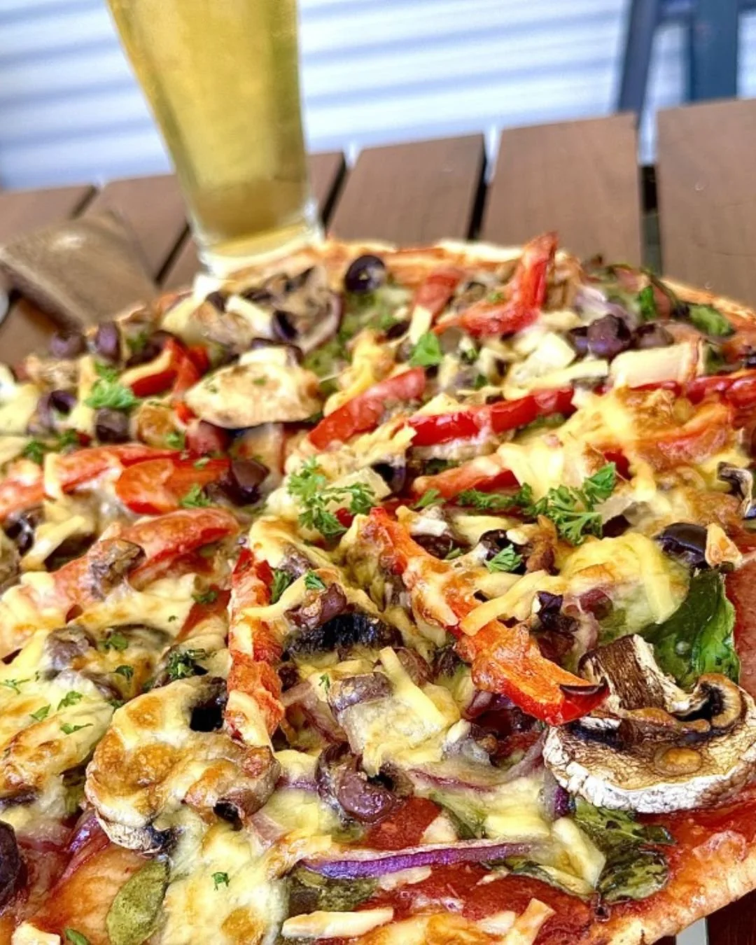 Hello, Friday! - Tell us... is there any better day of the week??? 🤔💭

The working week is almost done, and tonight&rsquo;s pizza line-up is bringing some serious flavour to the Creek.

Our Korean Chicken combines garlic, ginger and soy-marinated c
