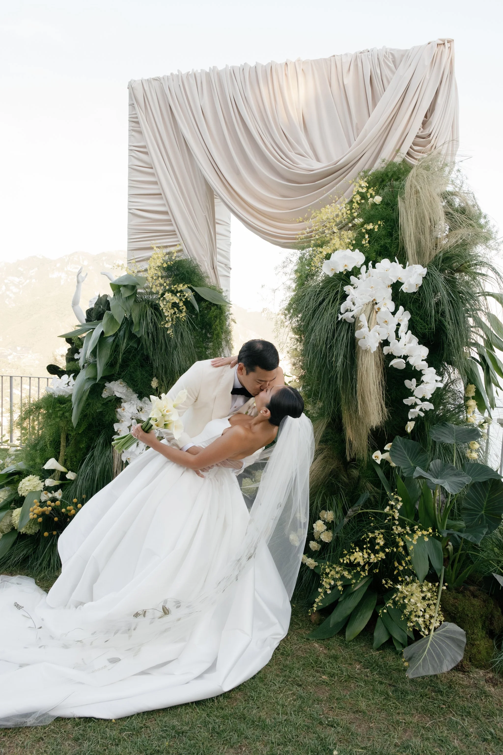 editorial-wedding-photographer-italy-villa-la-rondinaia-ravello-amalfi-coast-40.jpg