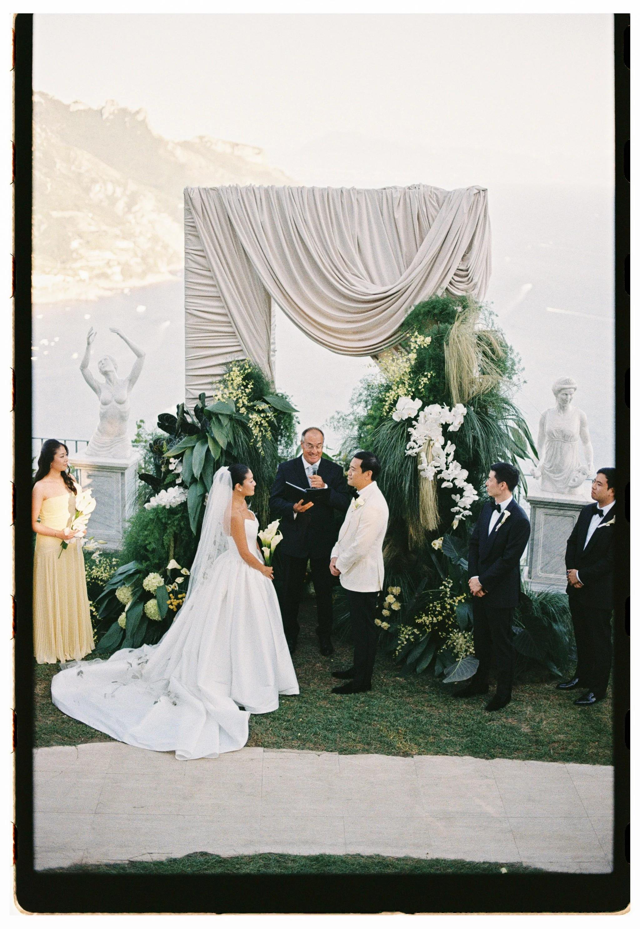 editorial-wedding-photographer-italy-villa-la-rondinaia-ravello-amalfi-coast-2.jpg