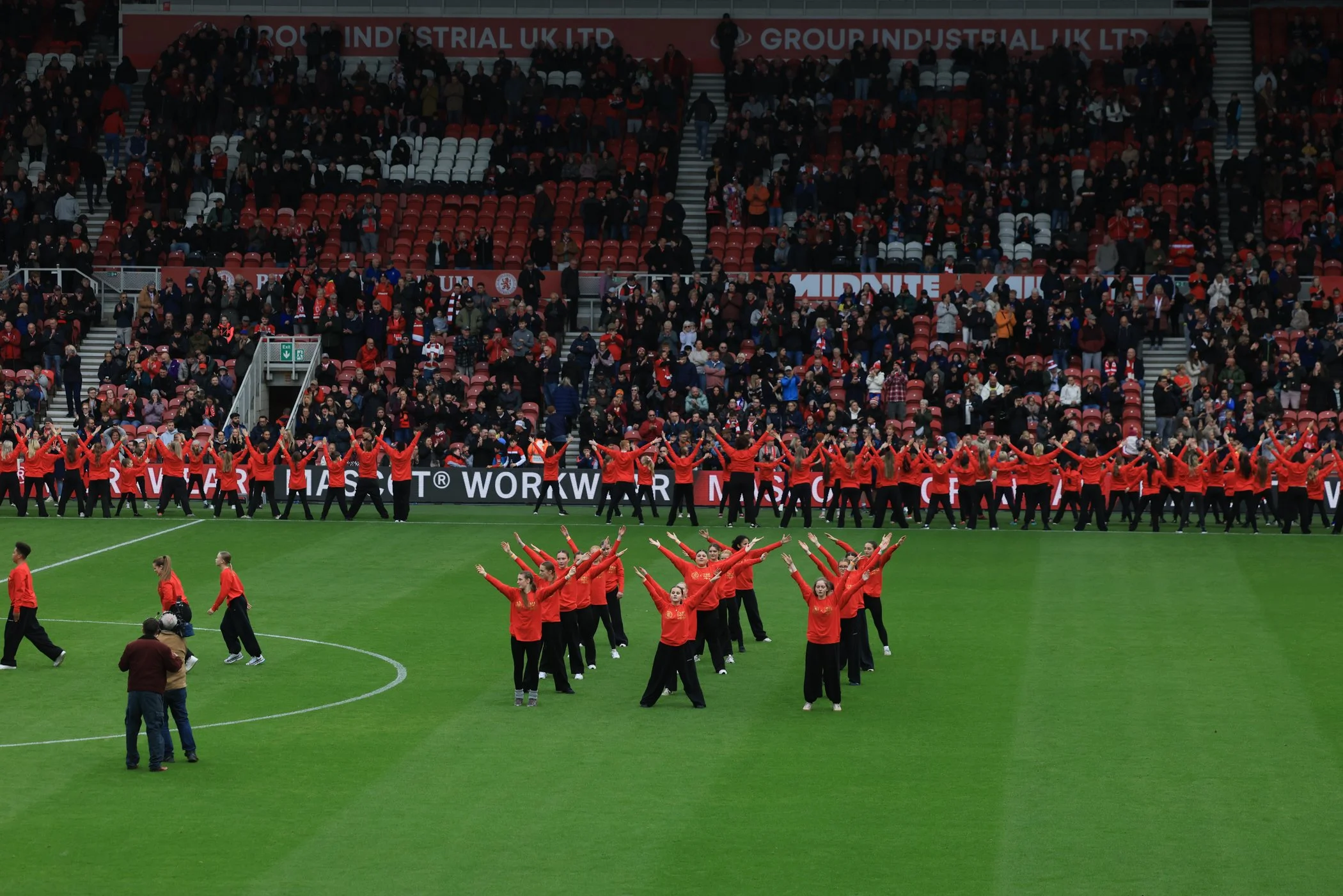 261017 Tees Dance at the Riverside Stadium_344.jpg