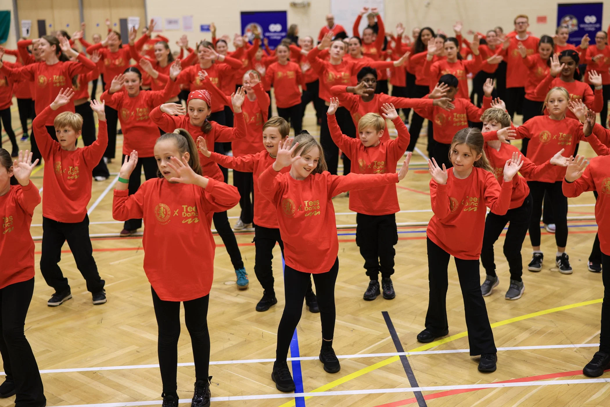 MFC 150 x TeesDance - Photo by Dave Charnley