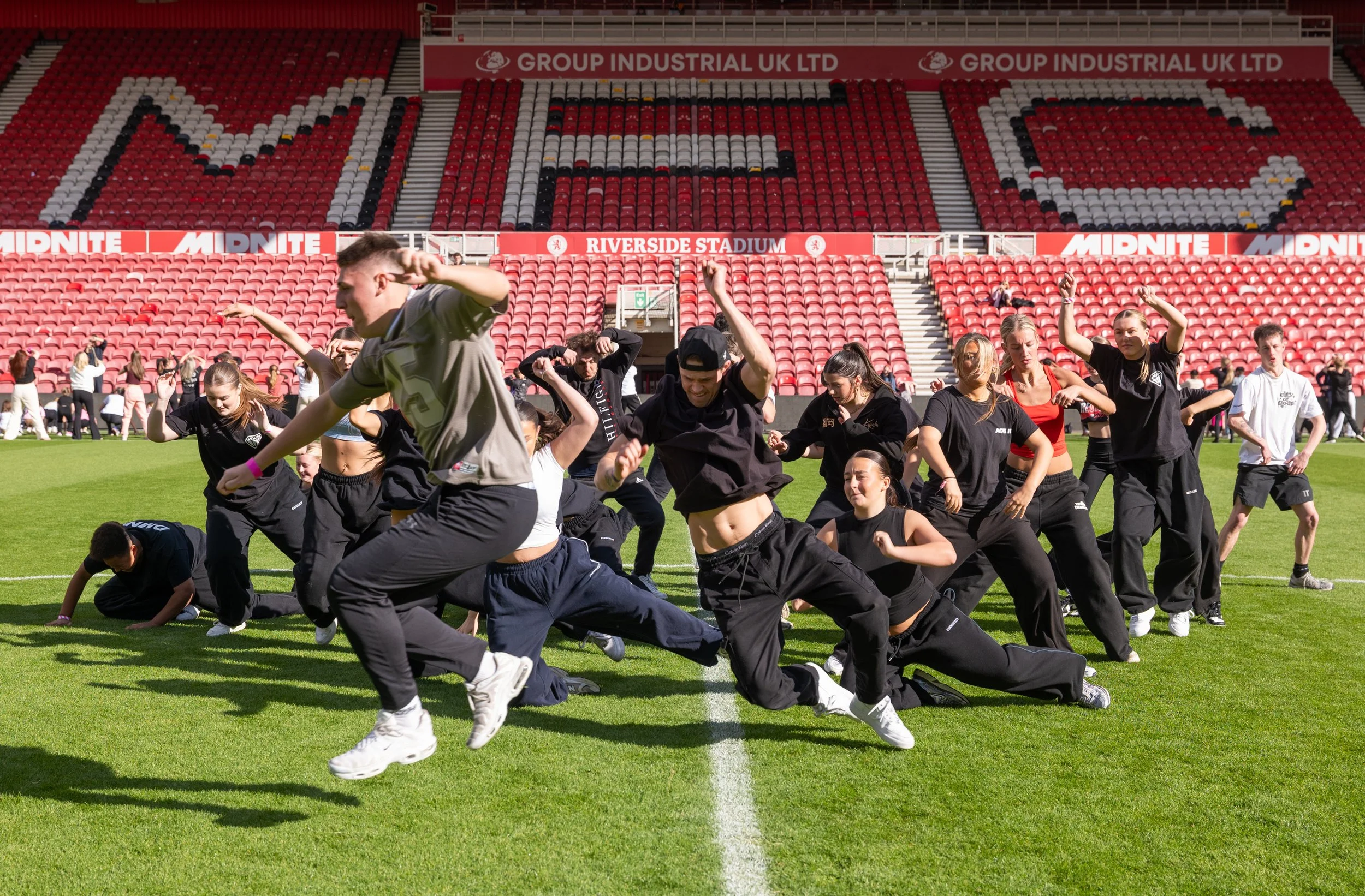 Francis Fitzgerald Photography MFC 150 x TeesDance - 11.10.26 Riverside Stadium Rehearsal - 050.jpg
