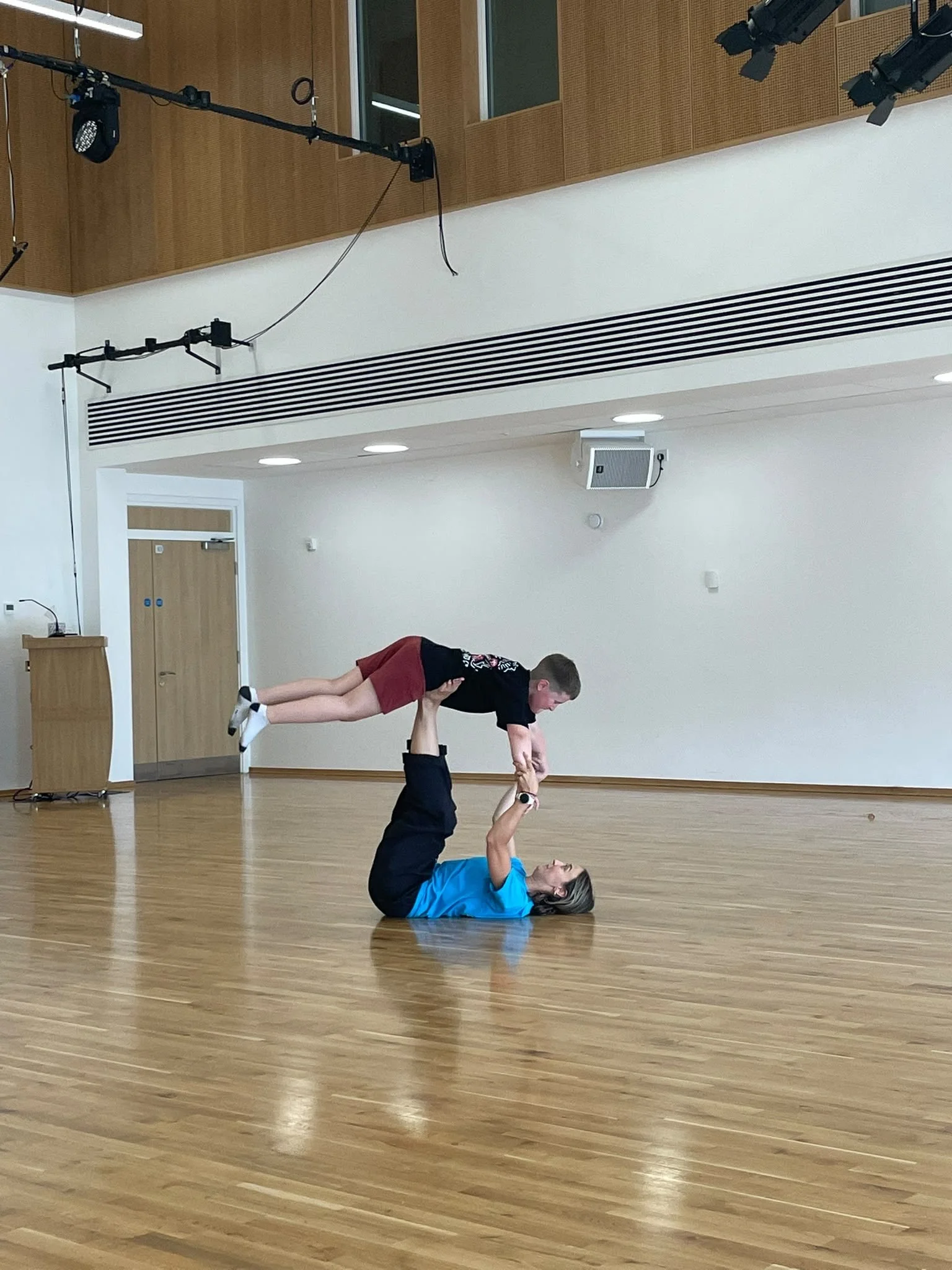 teesdance-summer-school-2026-02-beth-icarian-lift-boy.jpg