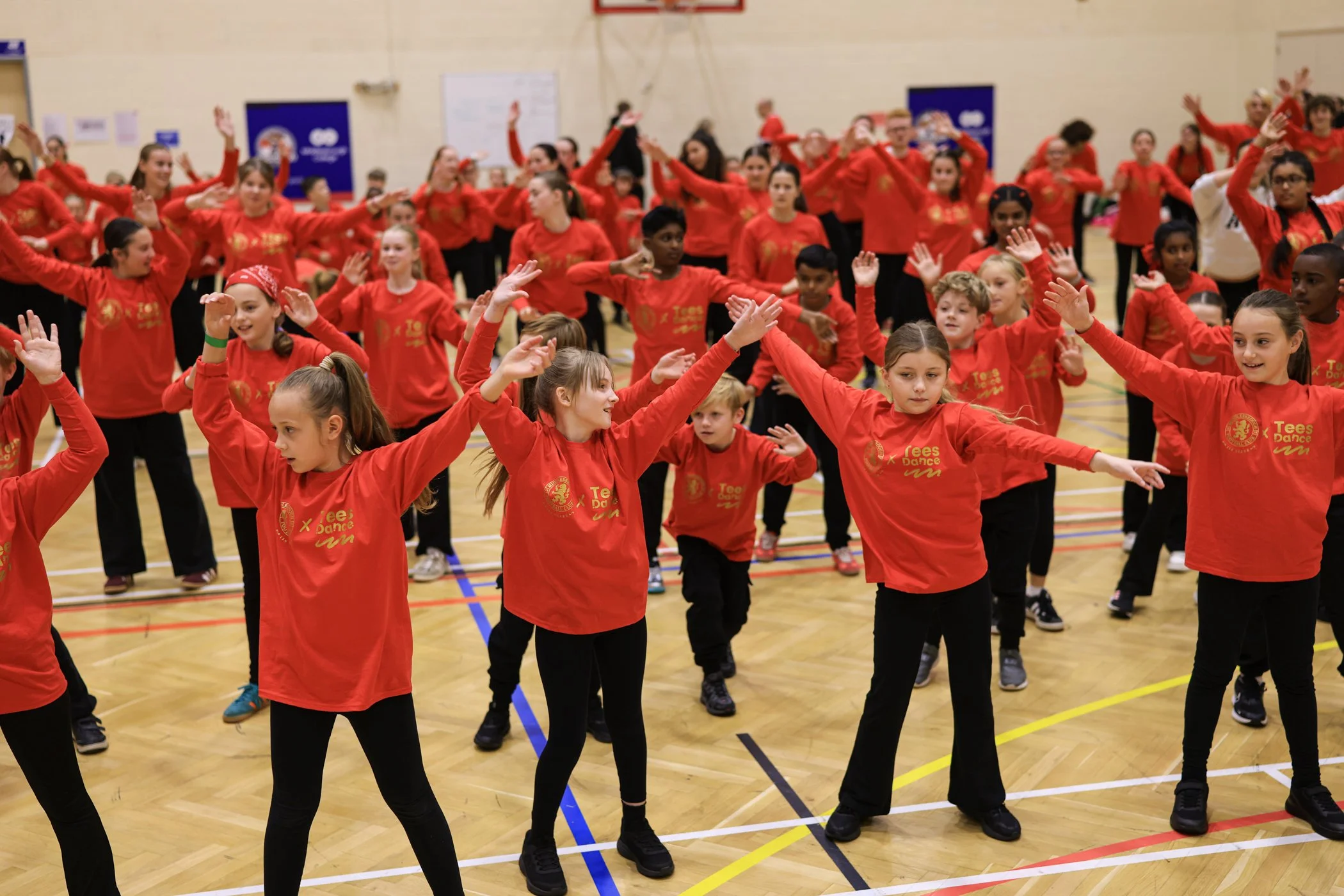 MFC 150 x TeesDance - Photo by Dave Charnley