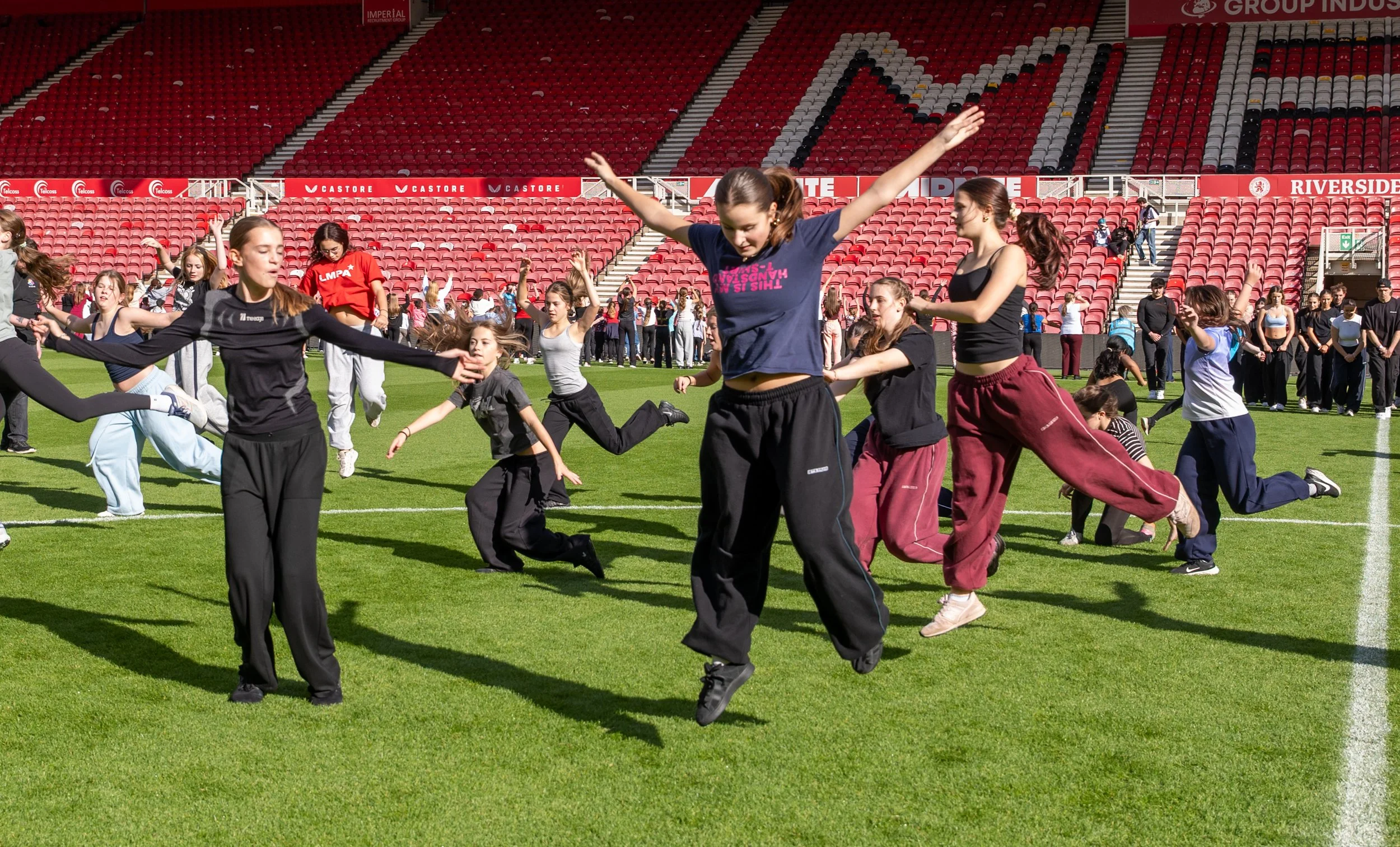 Francis Fitzgerald Photography MFC 150 x TeesDance - 11.10.26 Riverside Stadium Rehearsal - 047.jpg