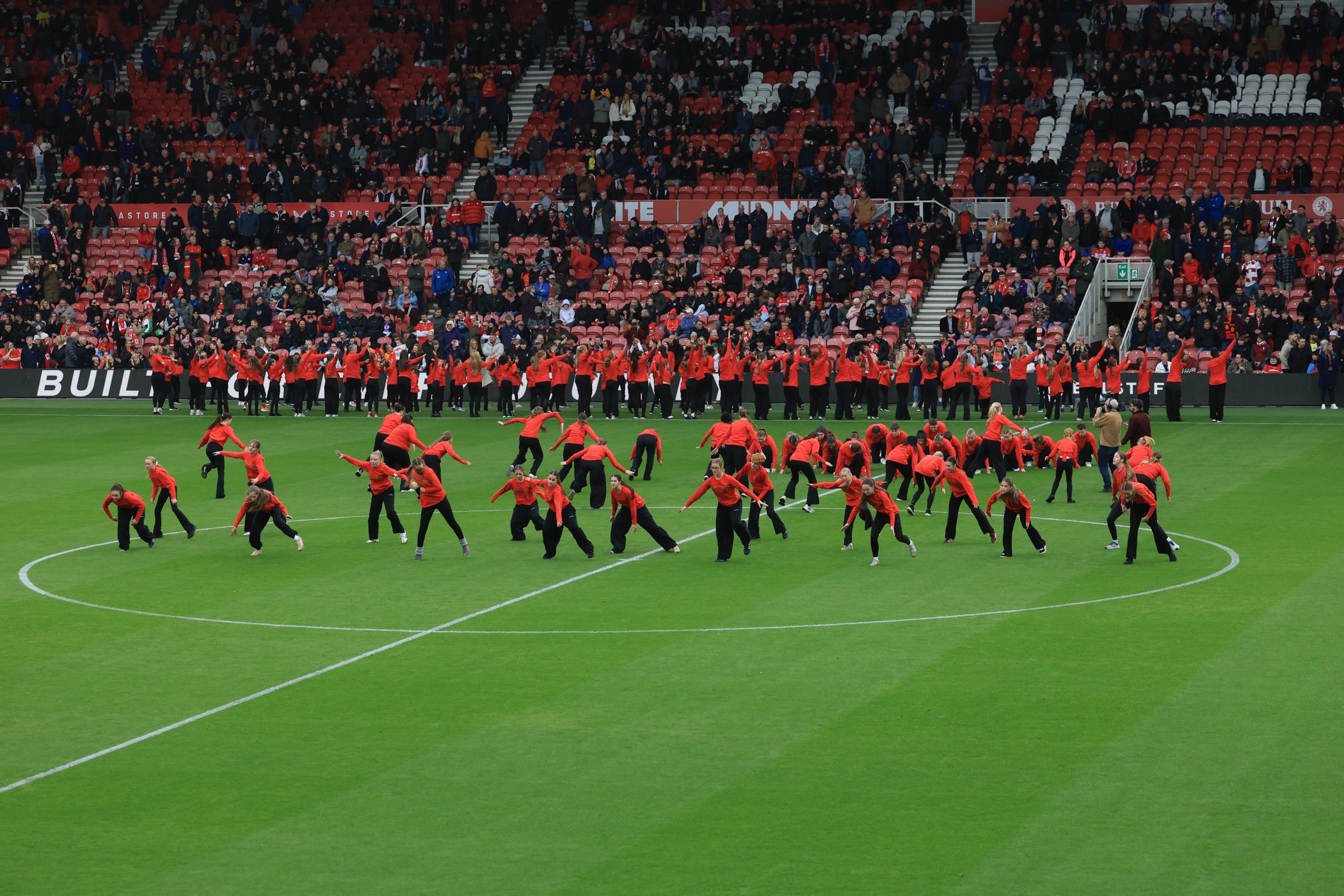 261017 Tees Dance at the Riverside Stadium_320.jpg